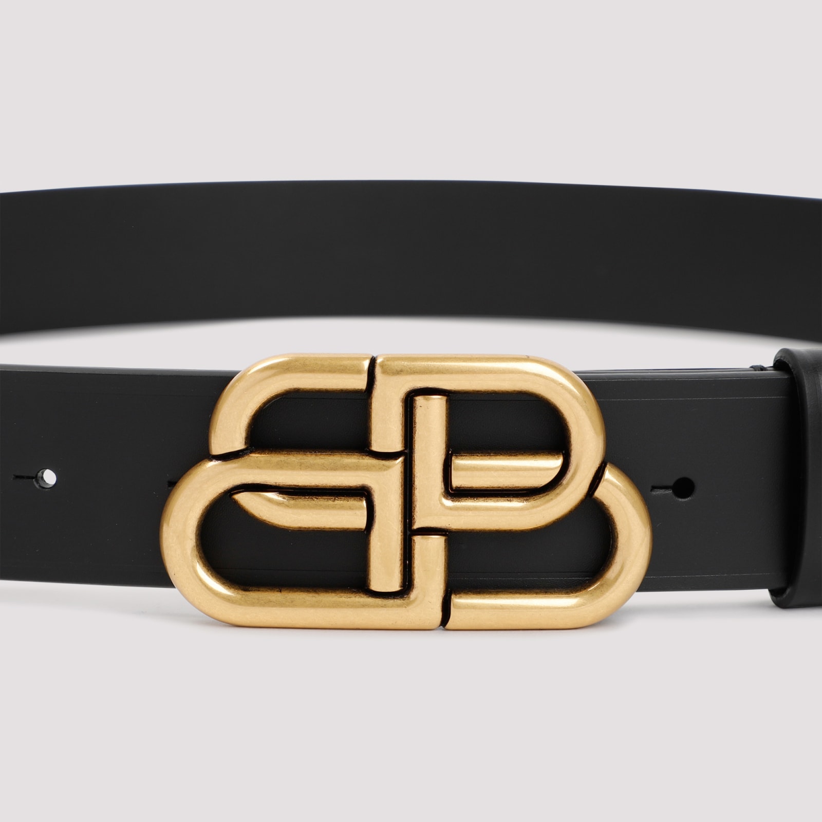 Shop Balenciaga Leather Bb Belt In Black