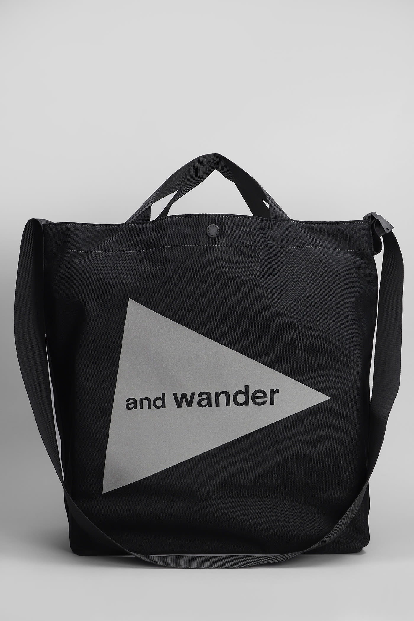 Shop And Wander Tote In Black Polyester