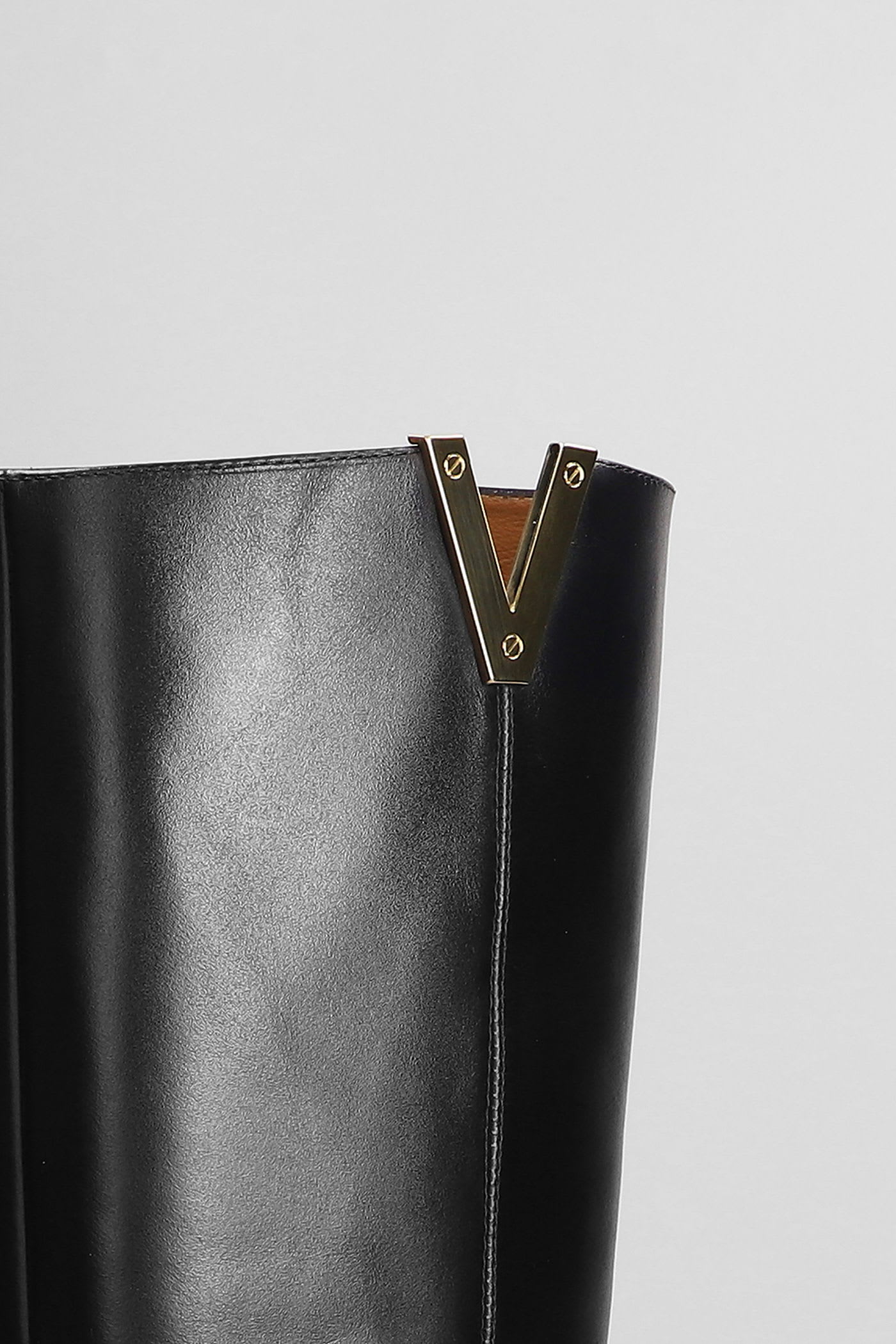 Via Roma 15 Golden V Detailed Boots In Black