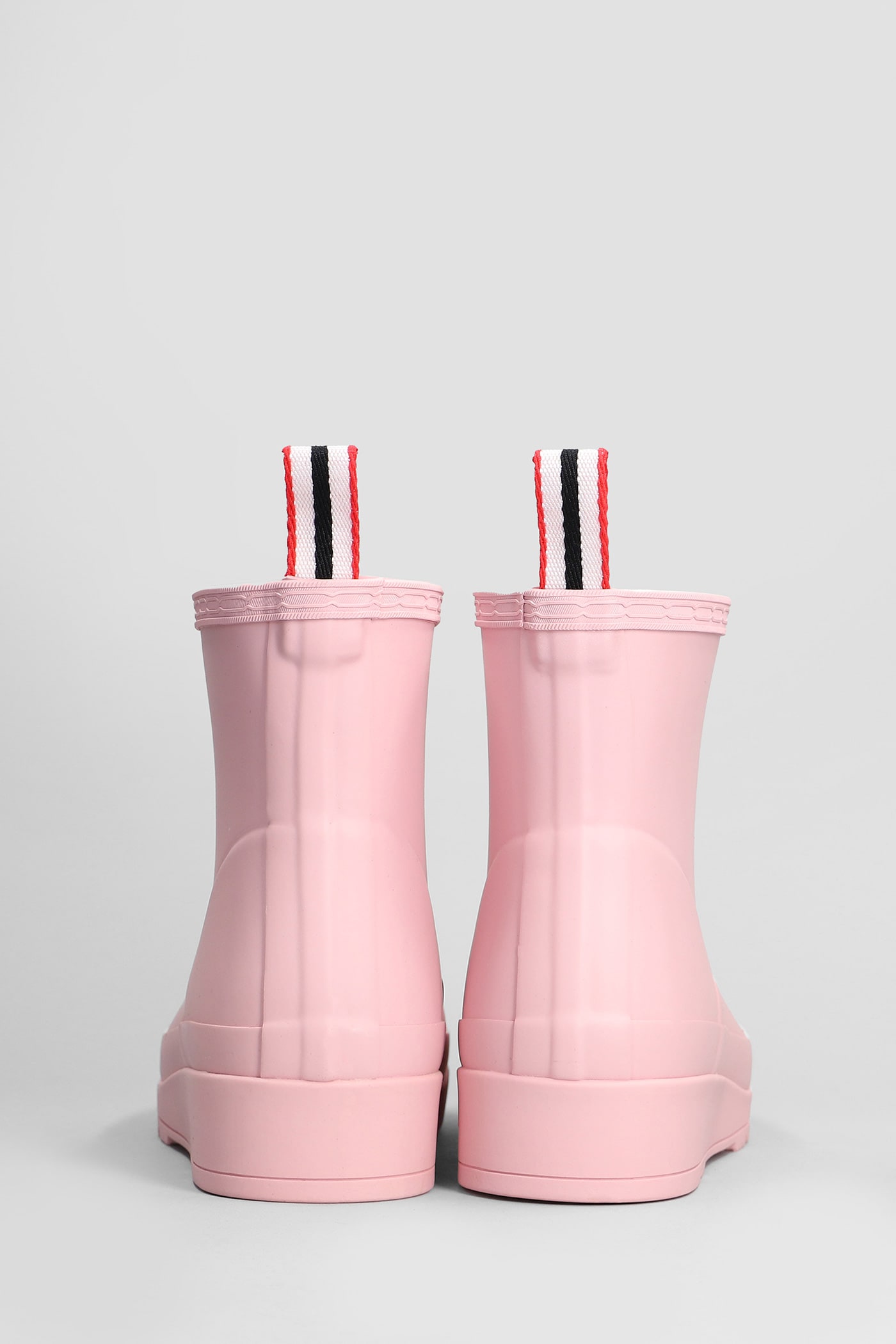 HUNTER PLAY BOOT SHORT LOW HEELS ANKLE BOOTS IN ROSE-PINK RUBBER/PLASIC 