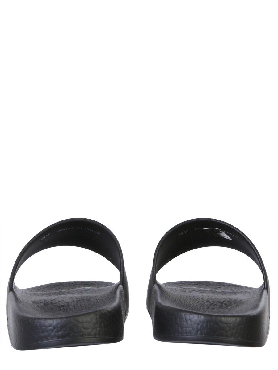 Shop Dsquared2 Icon Logo Print Slides In Nero/bianco