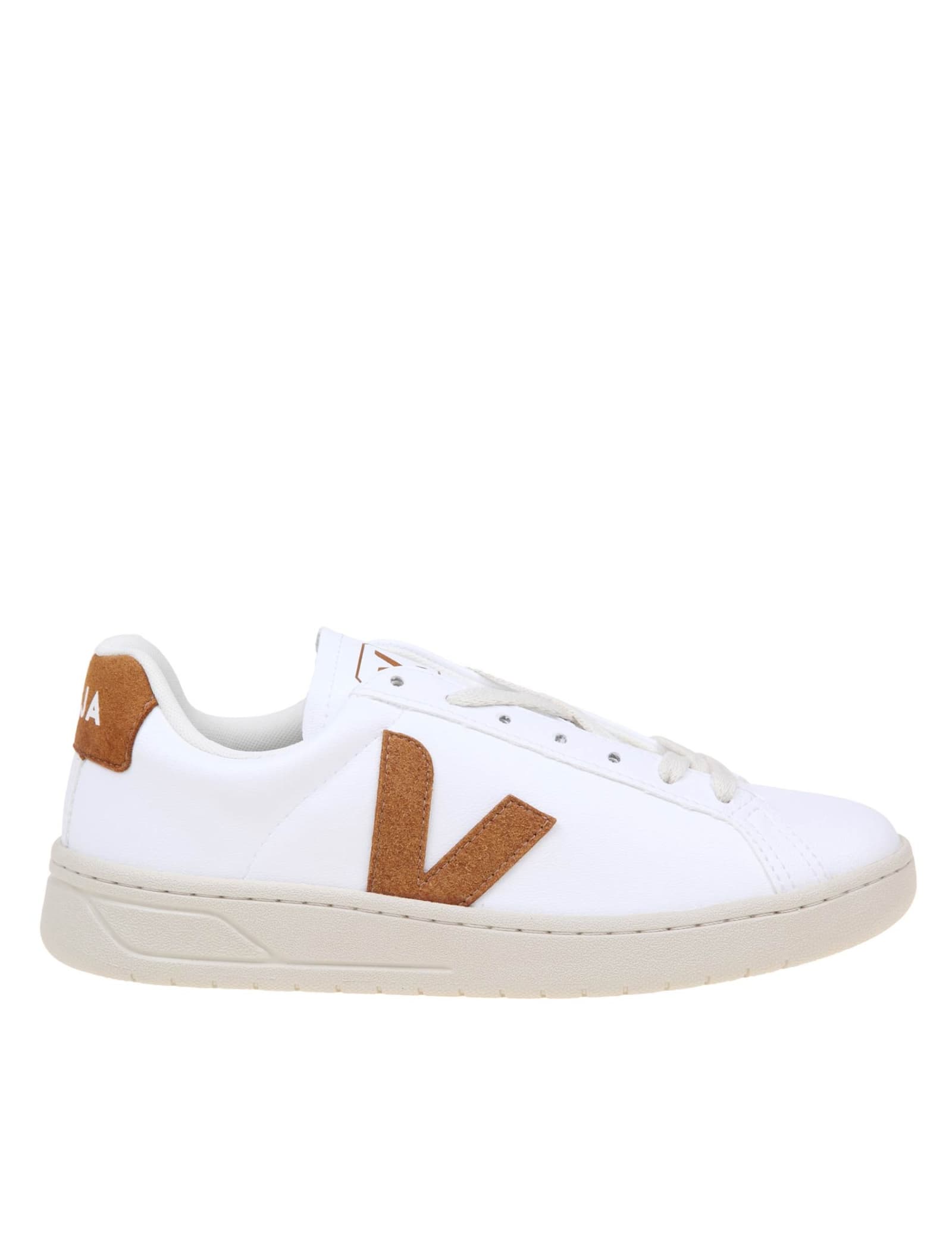 VEJA URCA SNEAKERS IN WHITE AND CAMEL LEATHER AND SUEDE