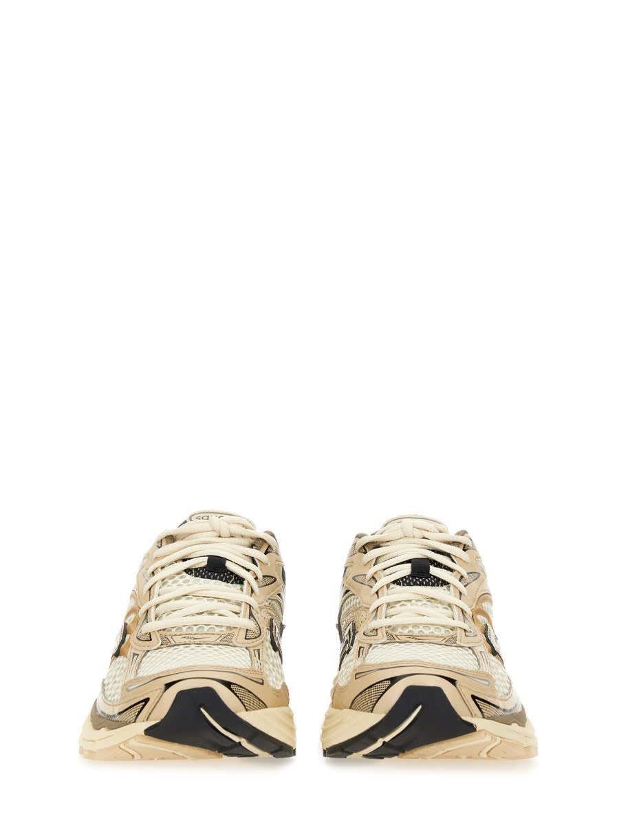 Saucony Progrid Omni 9 Running Sneakers In Gold