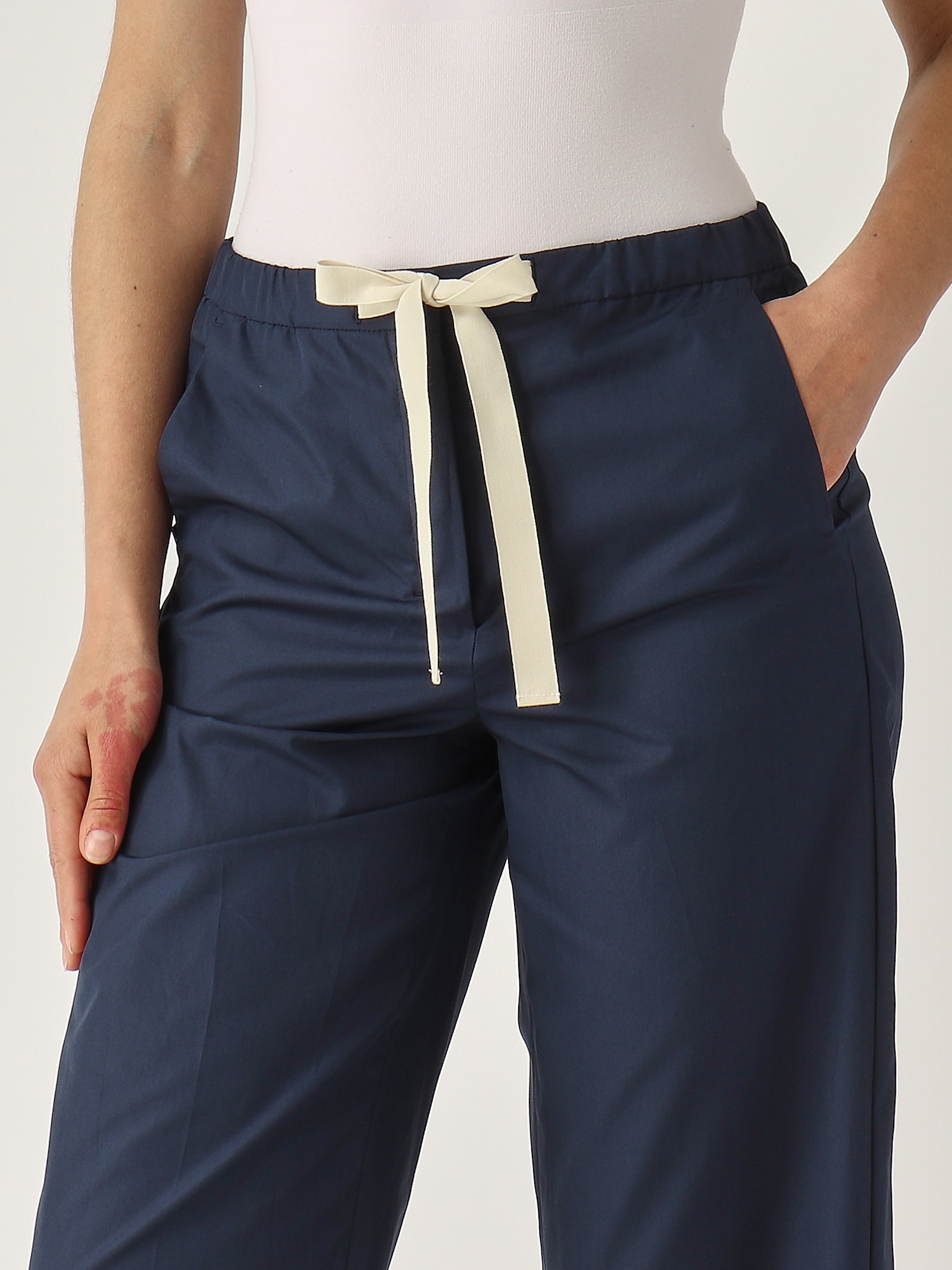 S Max Mara Cropped Silver Pants In Blue