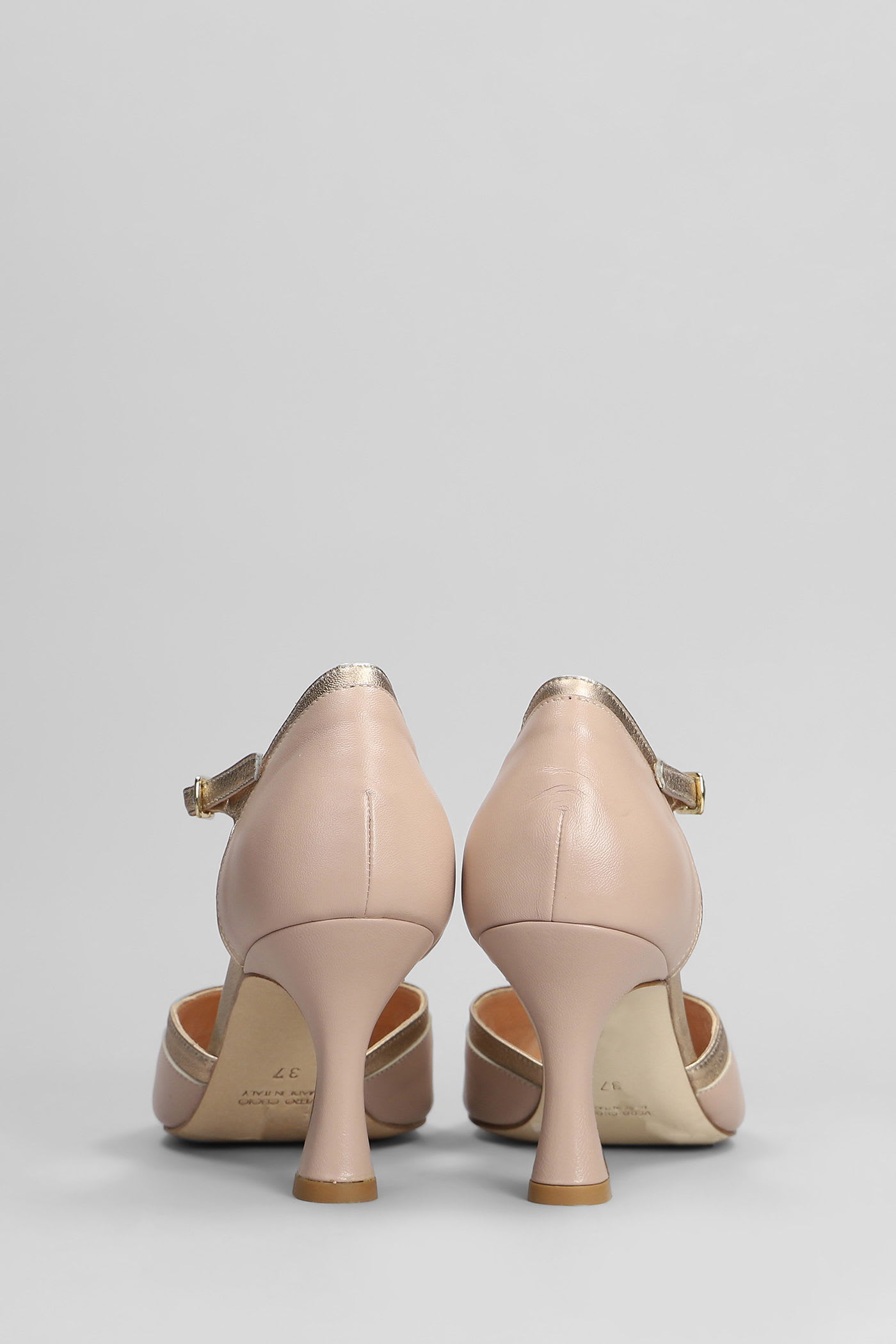 Julie Dee Sandals In Powder Leather