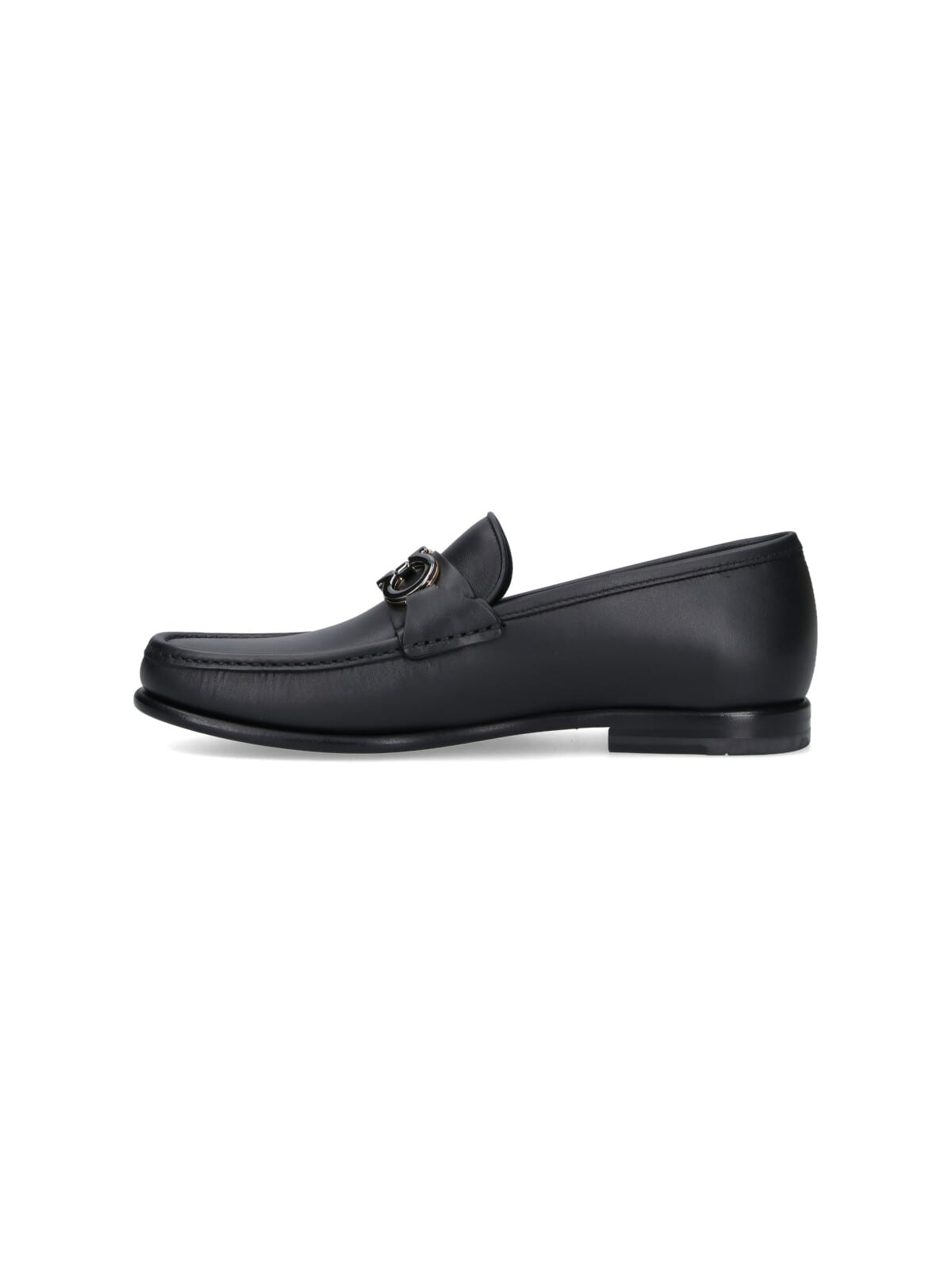 Ferragamo Gancini Loafers In Black