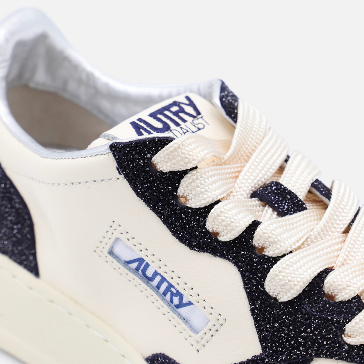 Autry Beige And Blue Leather Medalist Low Sneakers In Black