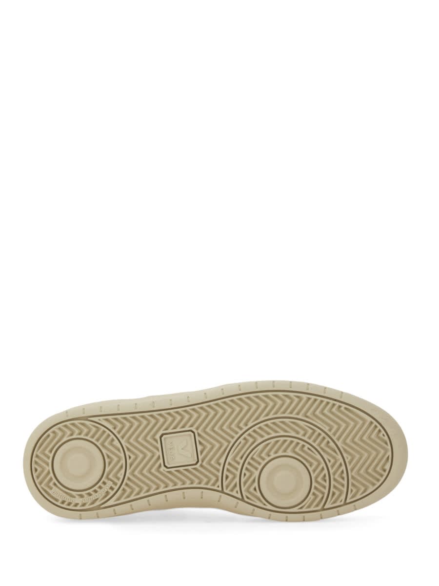 Veja V-10 Bicolor Leather Low-top Sneakers In Neutral