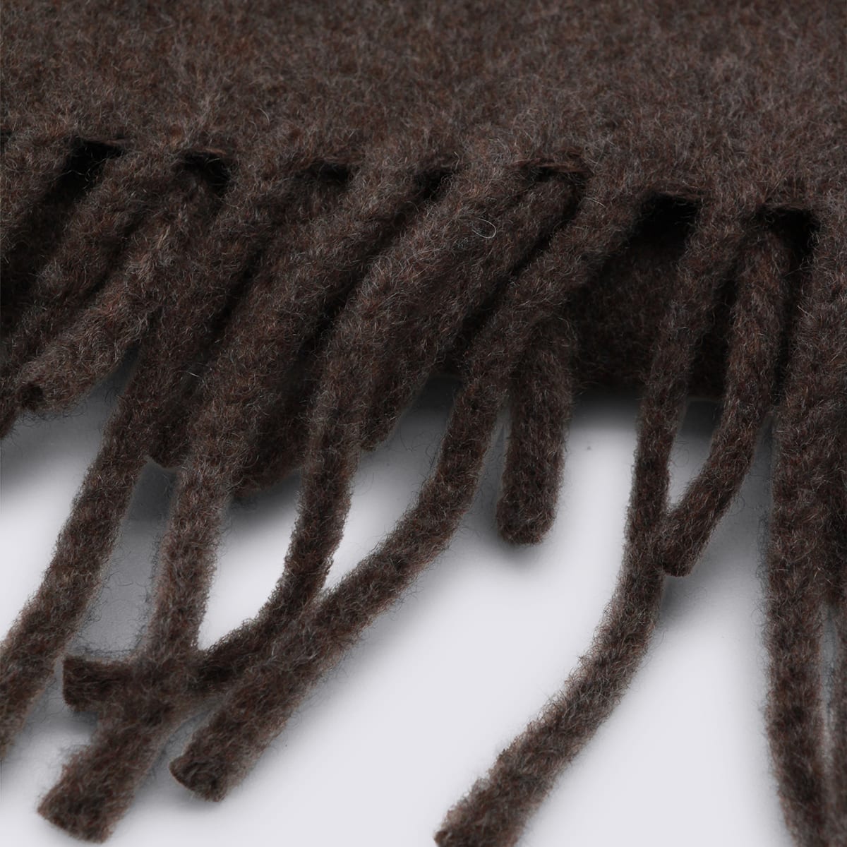 Brunello Cucinelli Soft Textured Scarf Fringe Detailing In Brown