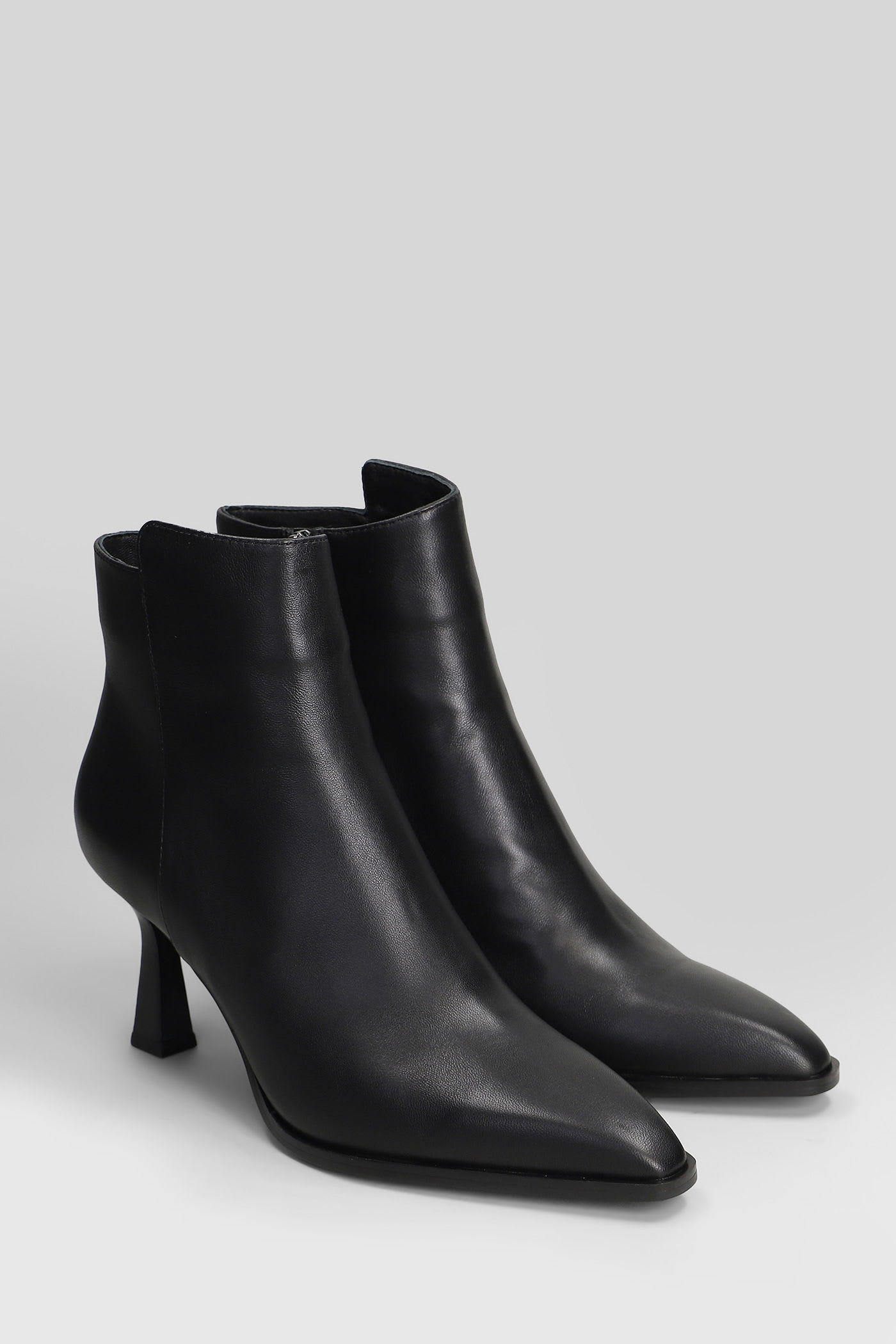 Lola Cruz High Heels Ankle Boots In Black Leather In Black
