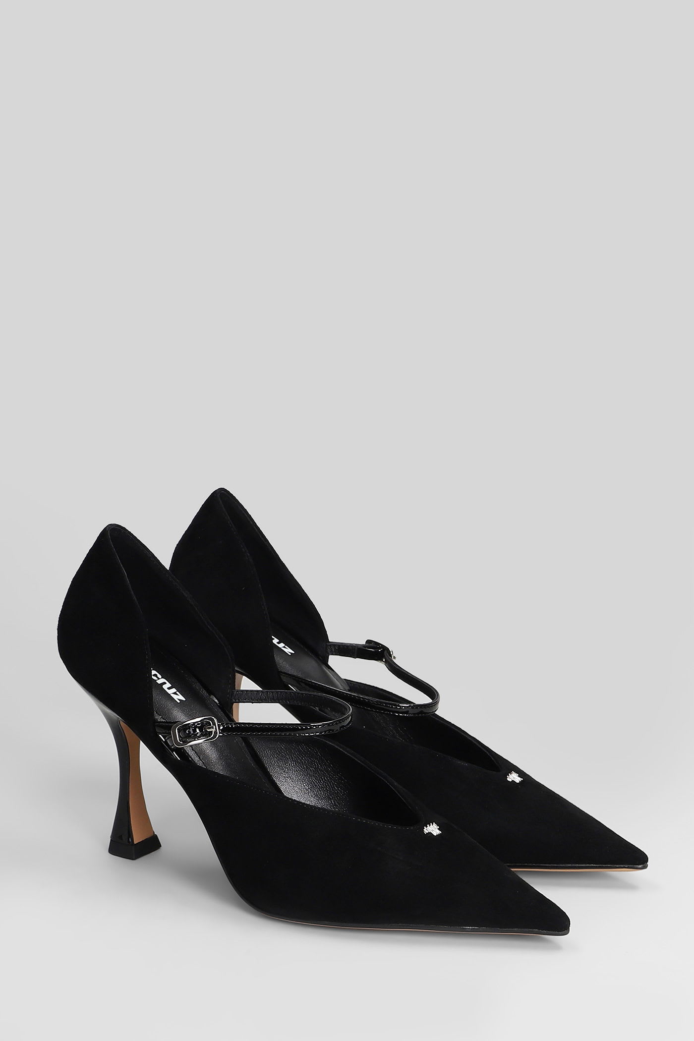 Lola Cruz Pumps In Black Suede In Black