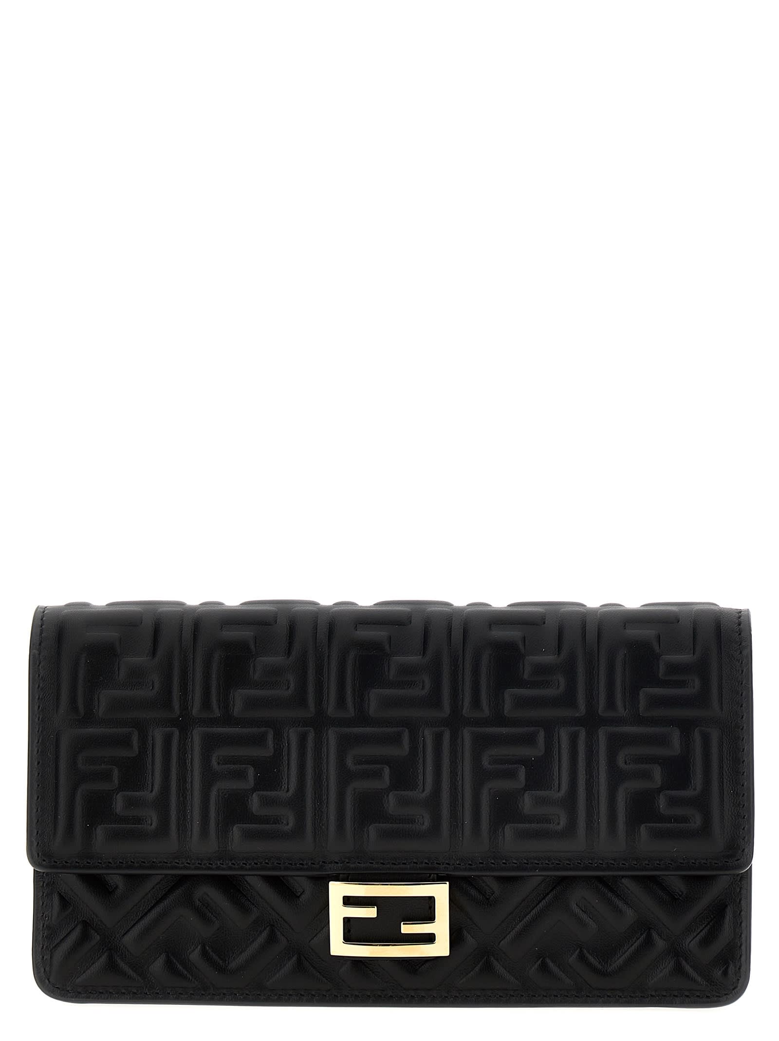 Shop Fendi Baguette Wallet On Chain In Kur Nero