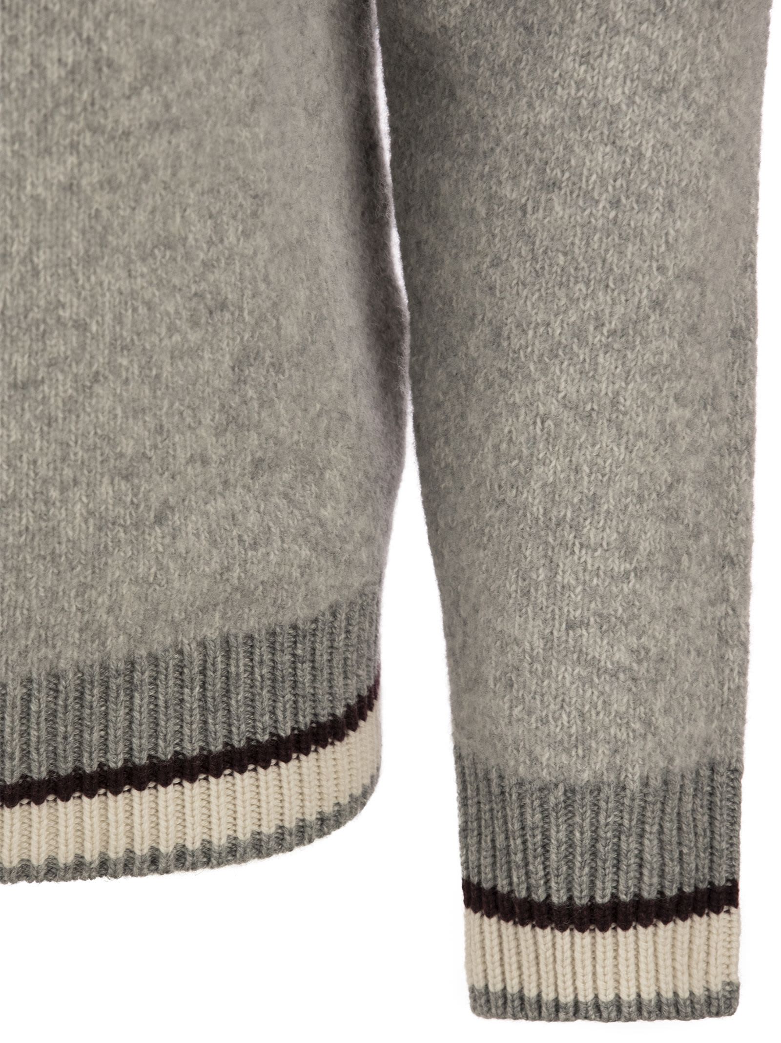 Shop Peserico Round-neck Sweater In Wool Silk And Cashmere Boucle Patterned Yarn In Grey