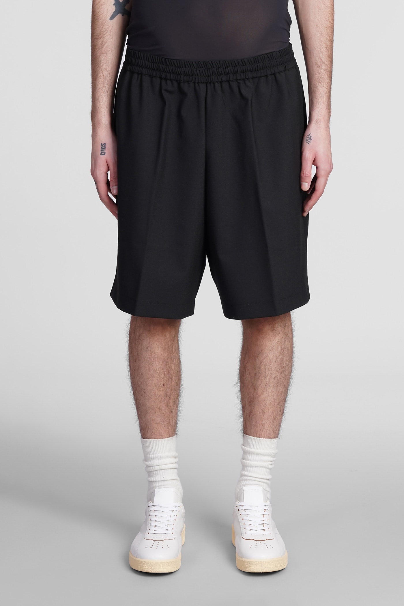 BONSAI SHORTS IN BLACK WOOL