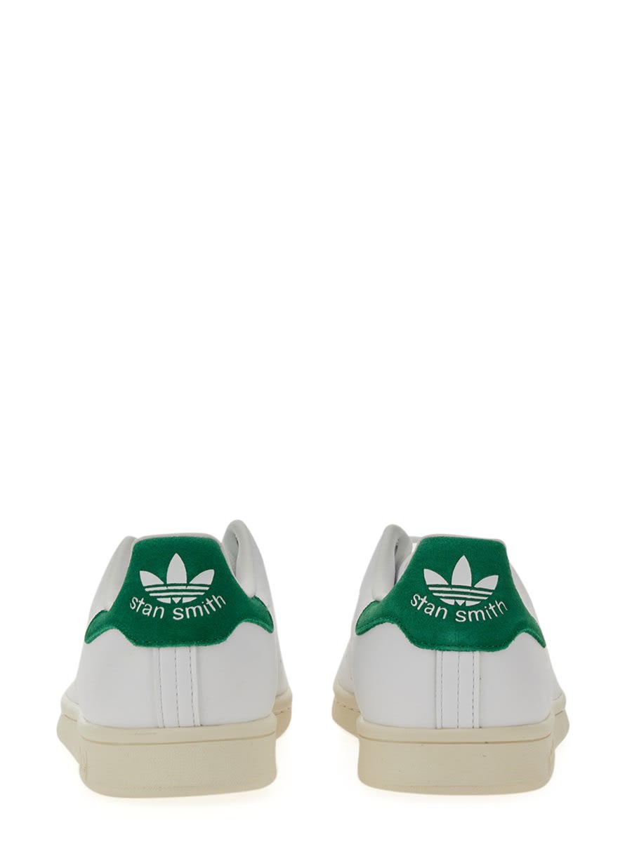 Adidas Originals Low Top Sneakers With Contrast Heel Tab In White