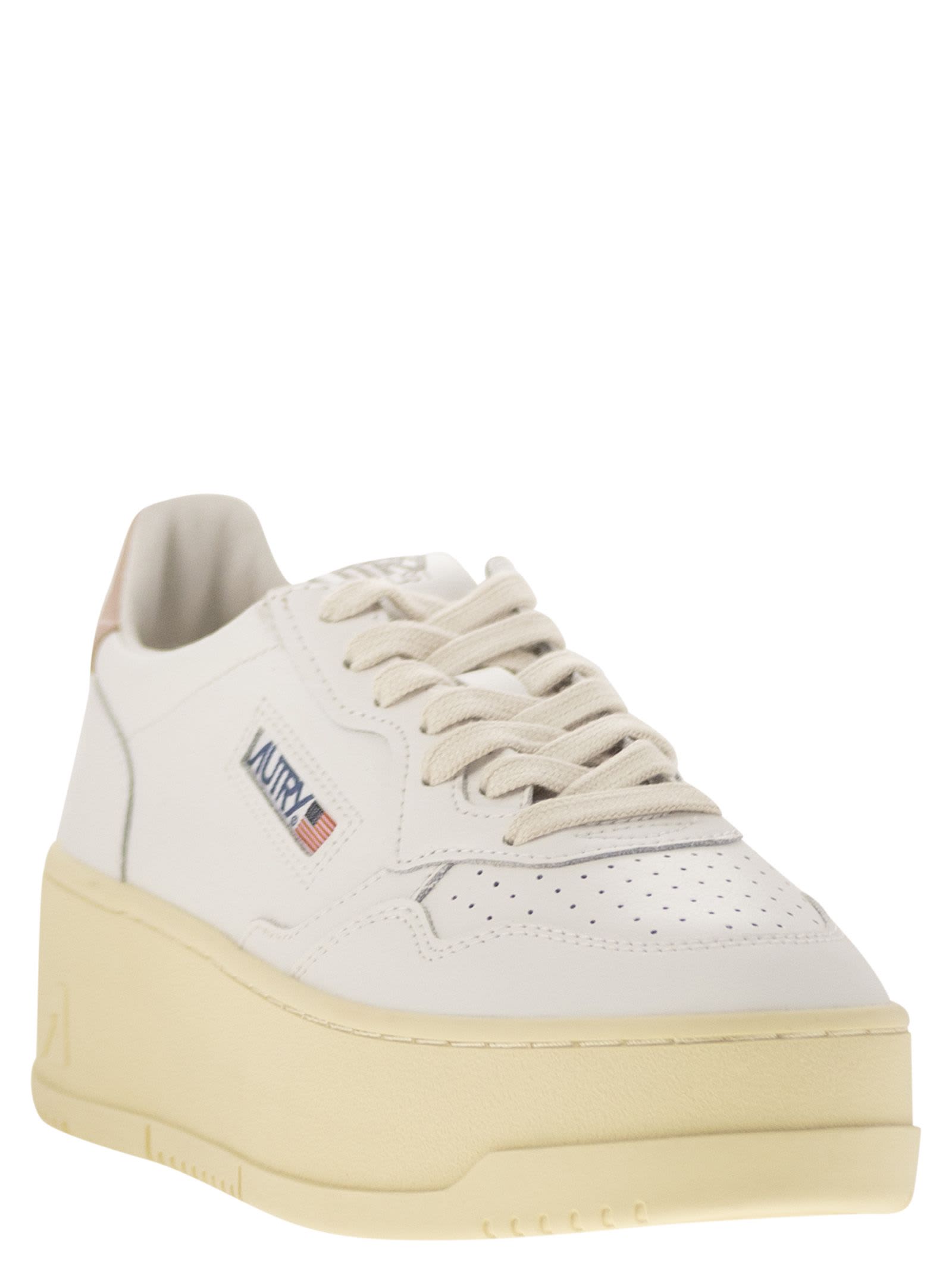 Autry Medalist Platform - Leather Trainers In White
