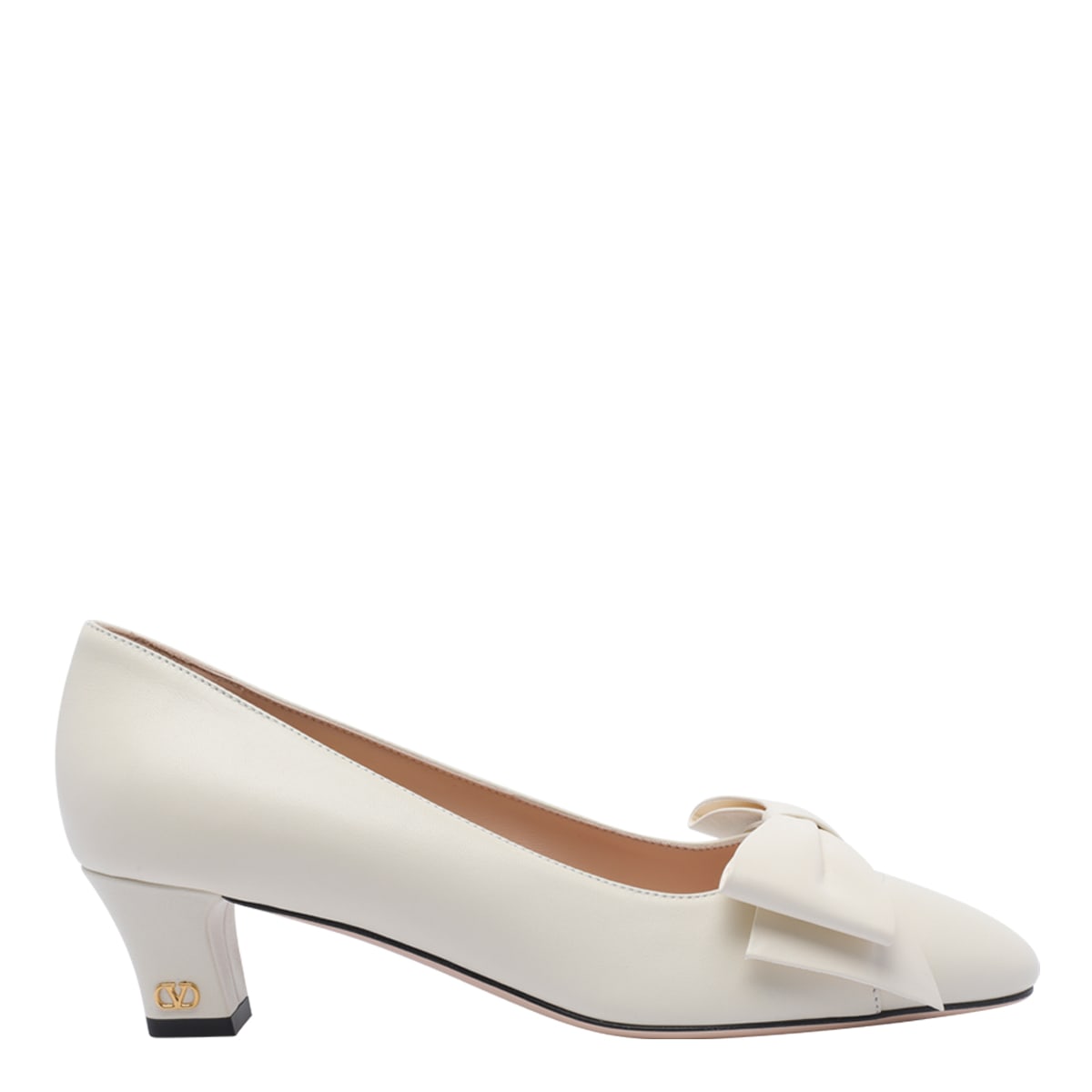 Shop Valentino Bowbow Decollete In White