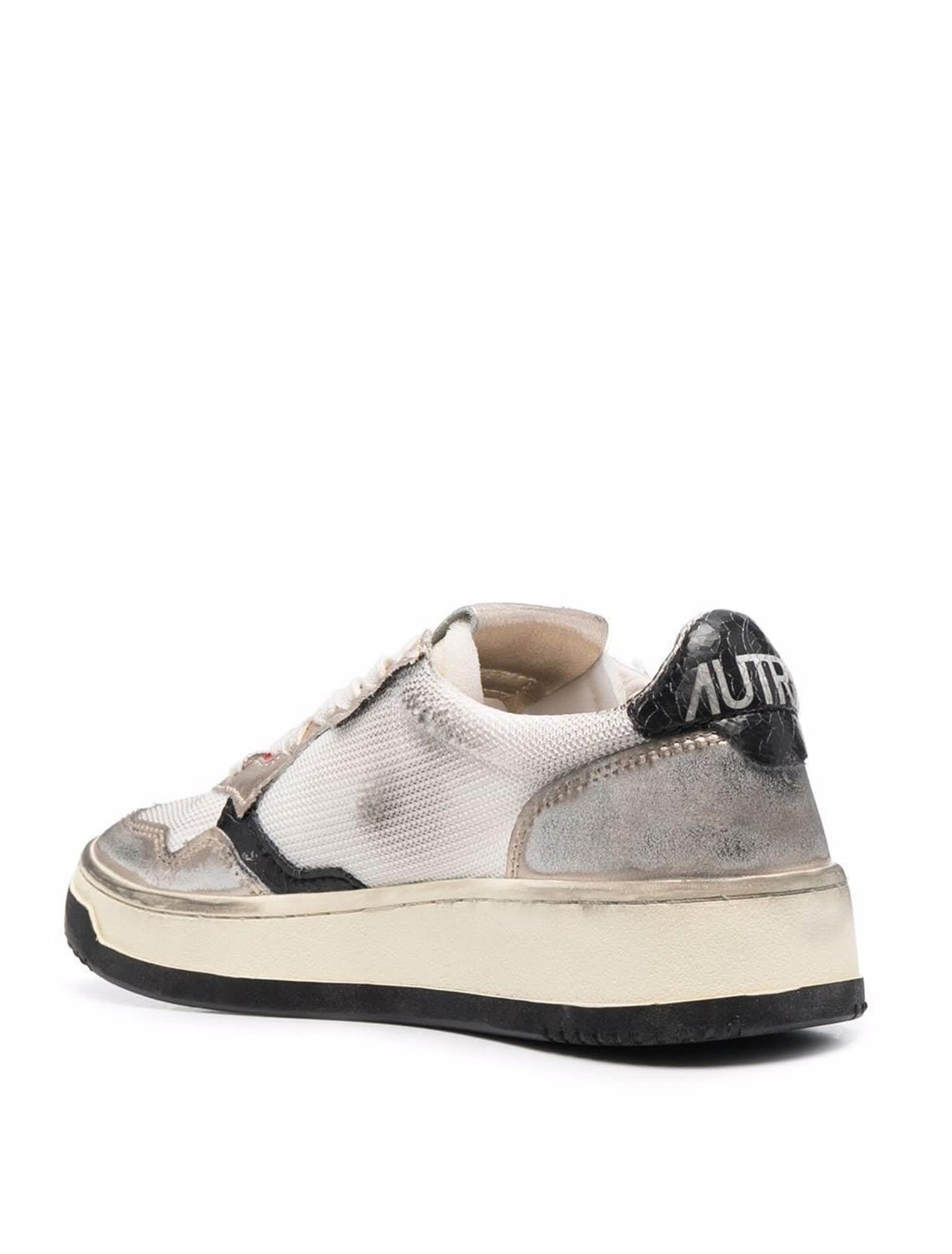 Shop Autry Sup Vintage Low Sneakers In Bianco