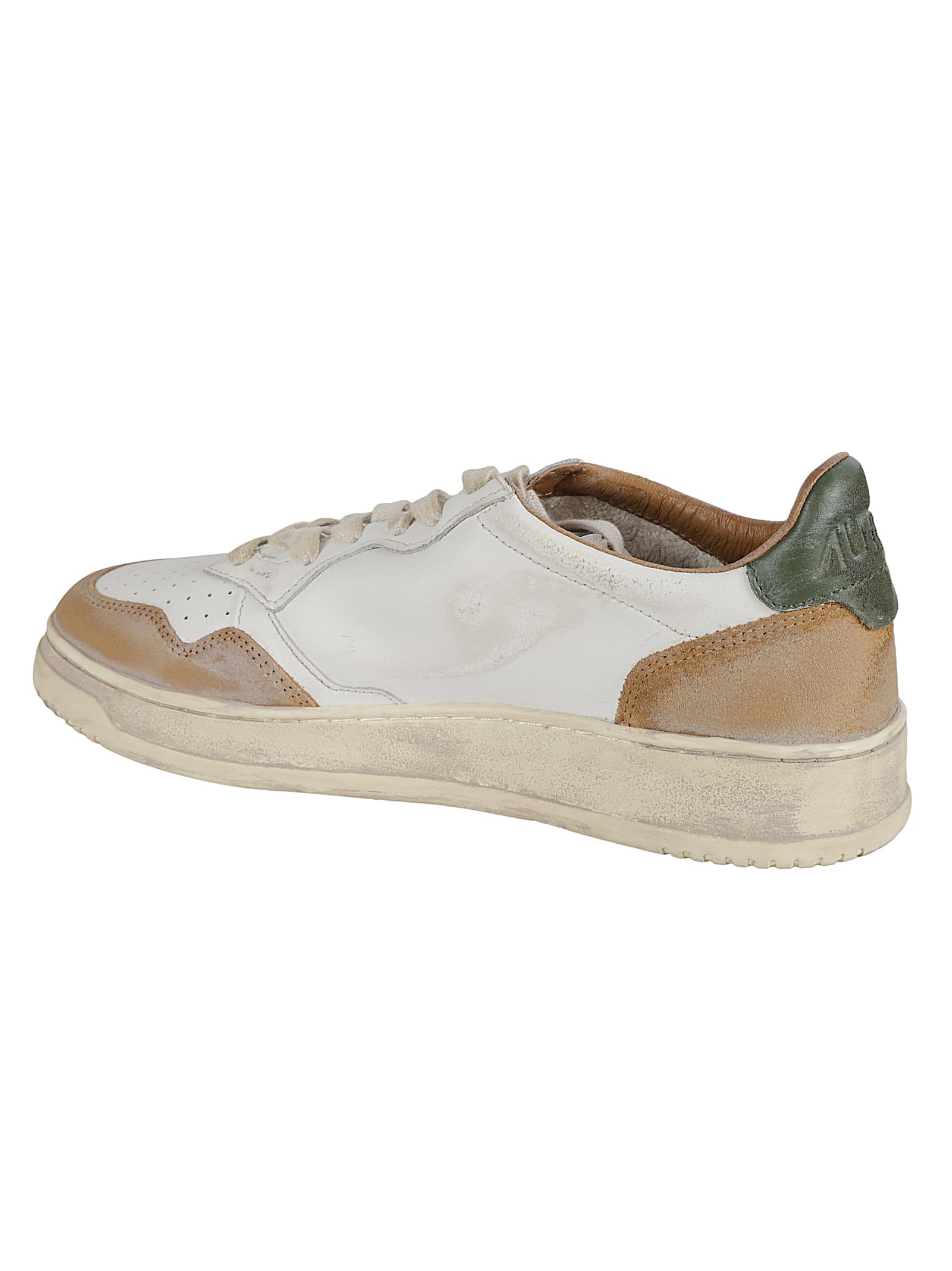 Shop Autry Supvint Low Man Sneakers In White