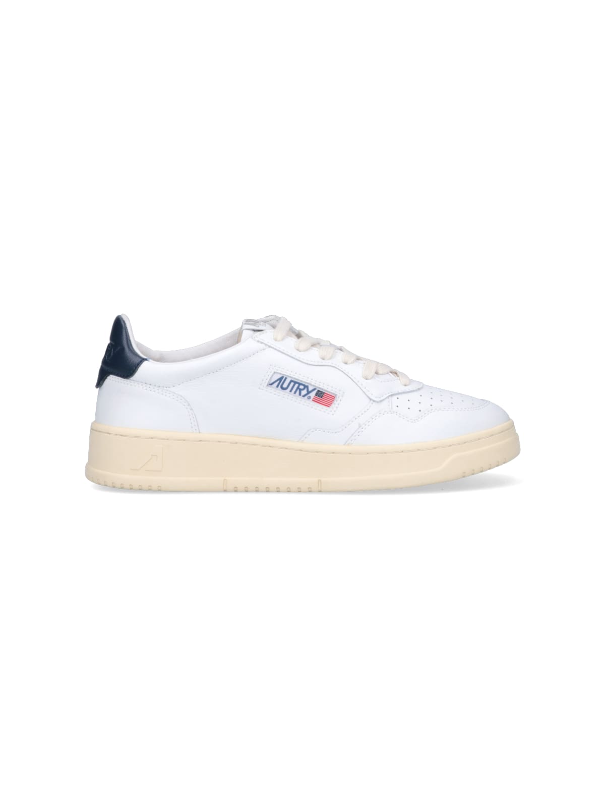Shop Autry Low Sneakers Medalist In Wht/space
