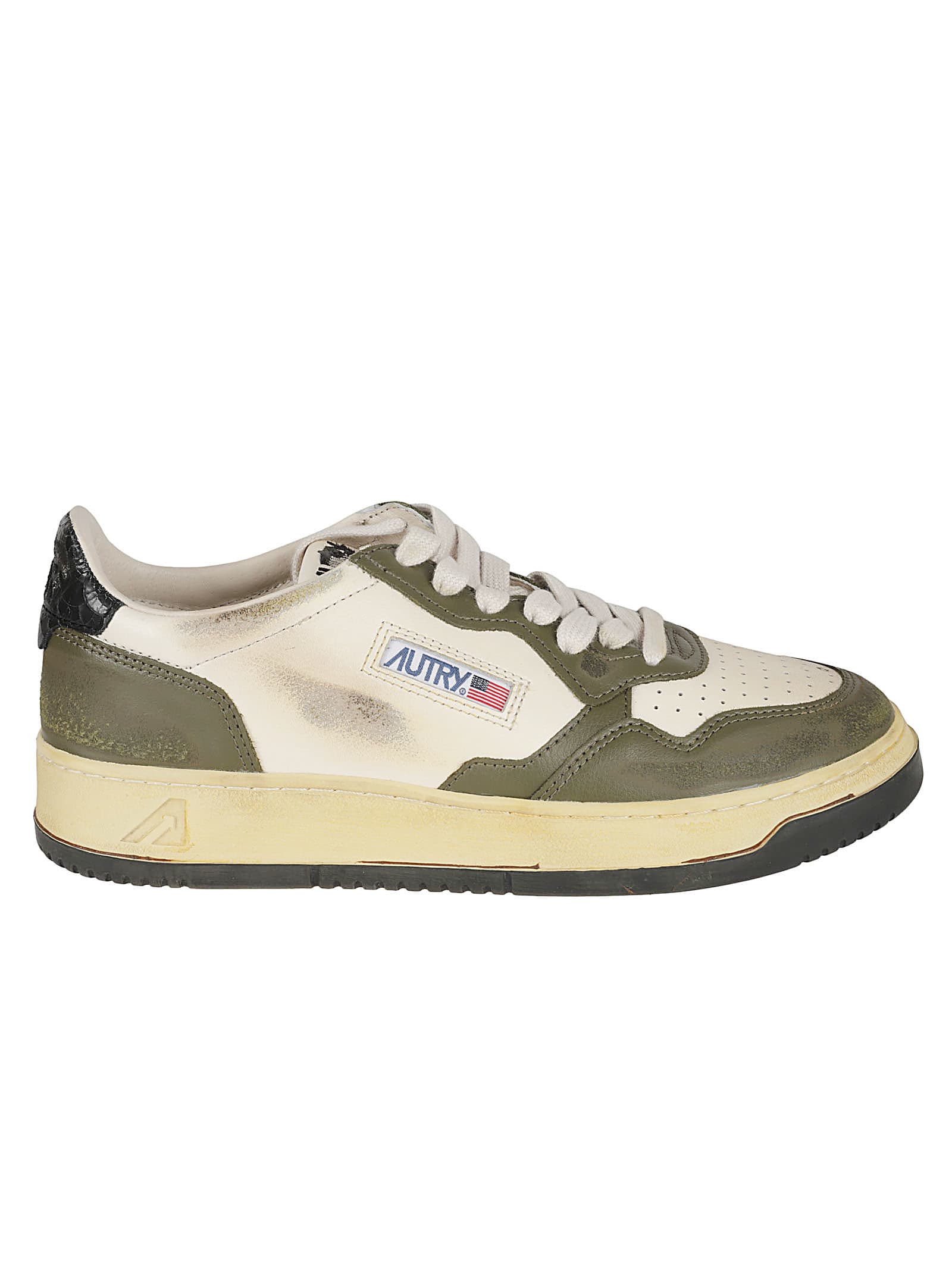 Shop Autry Sup Vintage Low Man Sneakers In Bianco E Nero