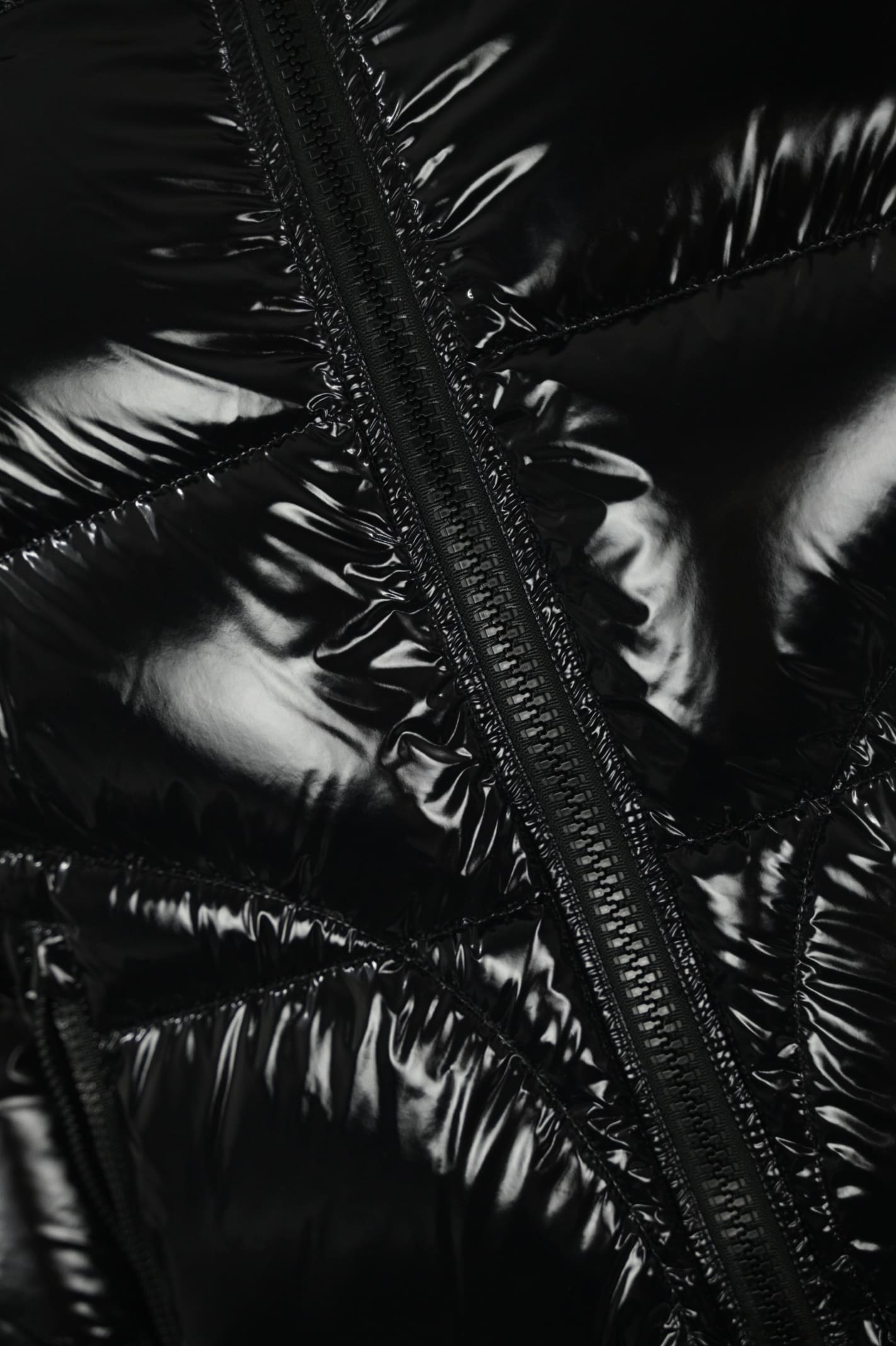 Herno Shiny Lacquer Bomber Jacket With Quilted Texture In Nero