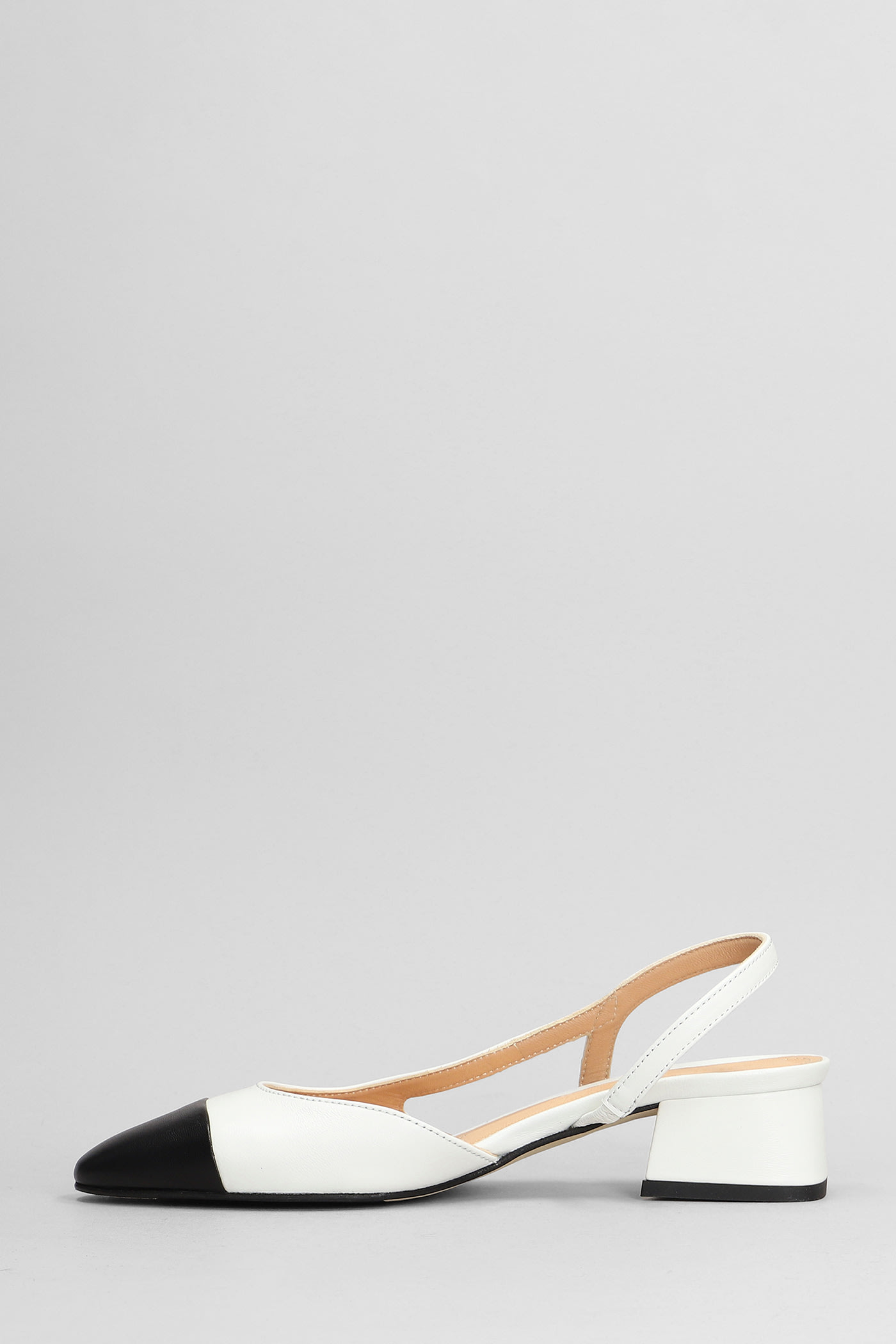 Julie Dee Pumps In White Leather In White