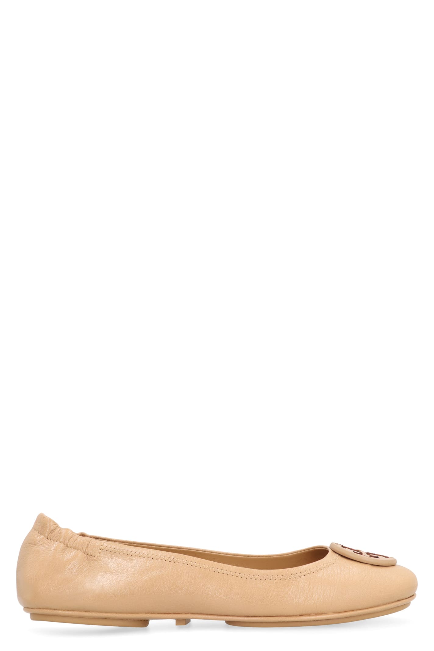 Shop Tory Burch Minnie Leather Ballet Flats In Beige