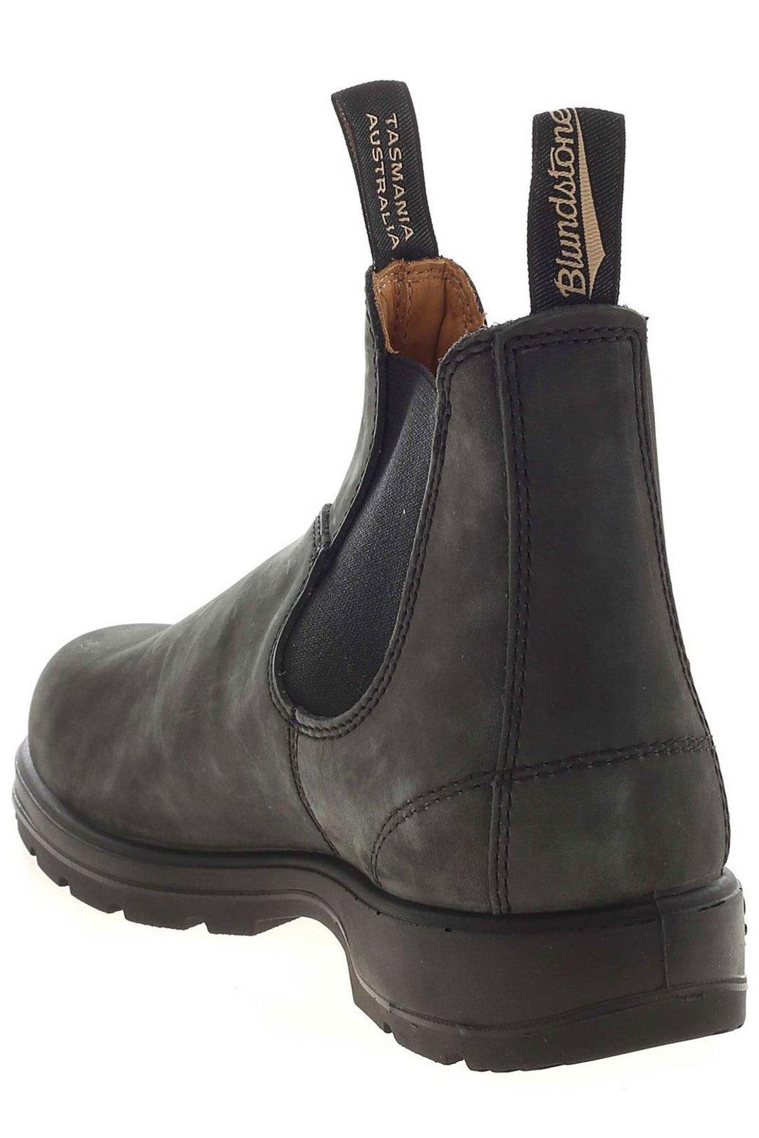 Shop Blundstone 587 Chelsea Boots In Rustick Black