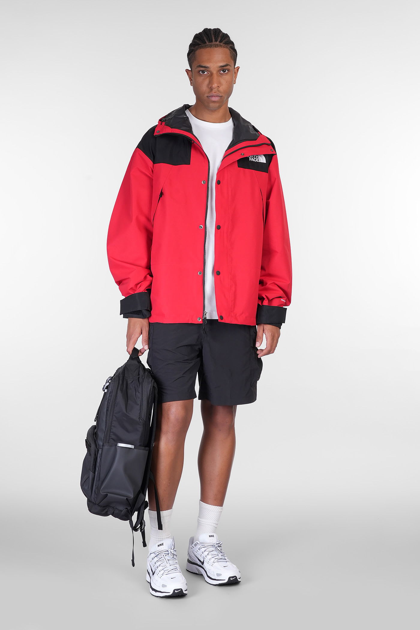 The North Face Cargo Pocket Short Shorts In Black Nylon