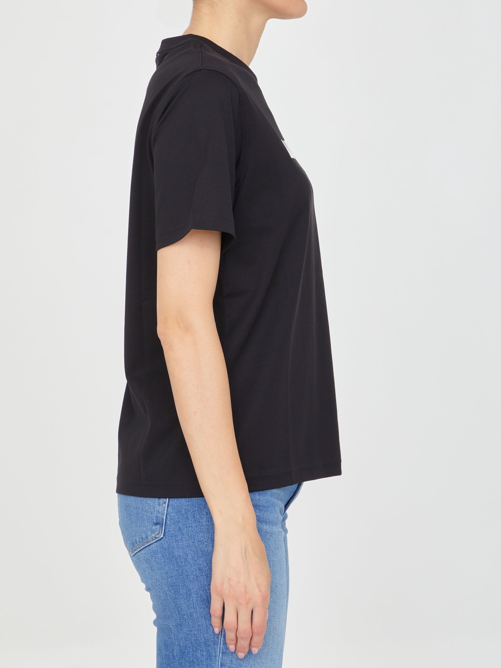 Shop Burberry Logo T-shirt In Black