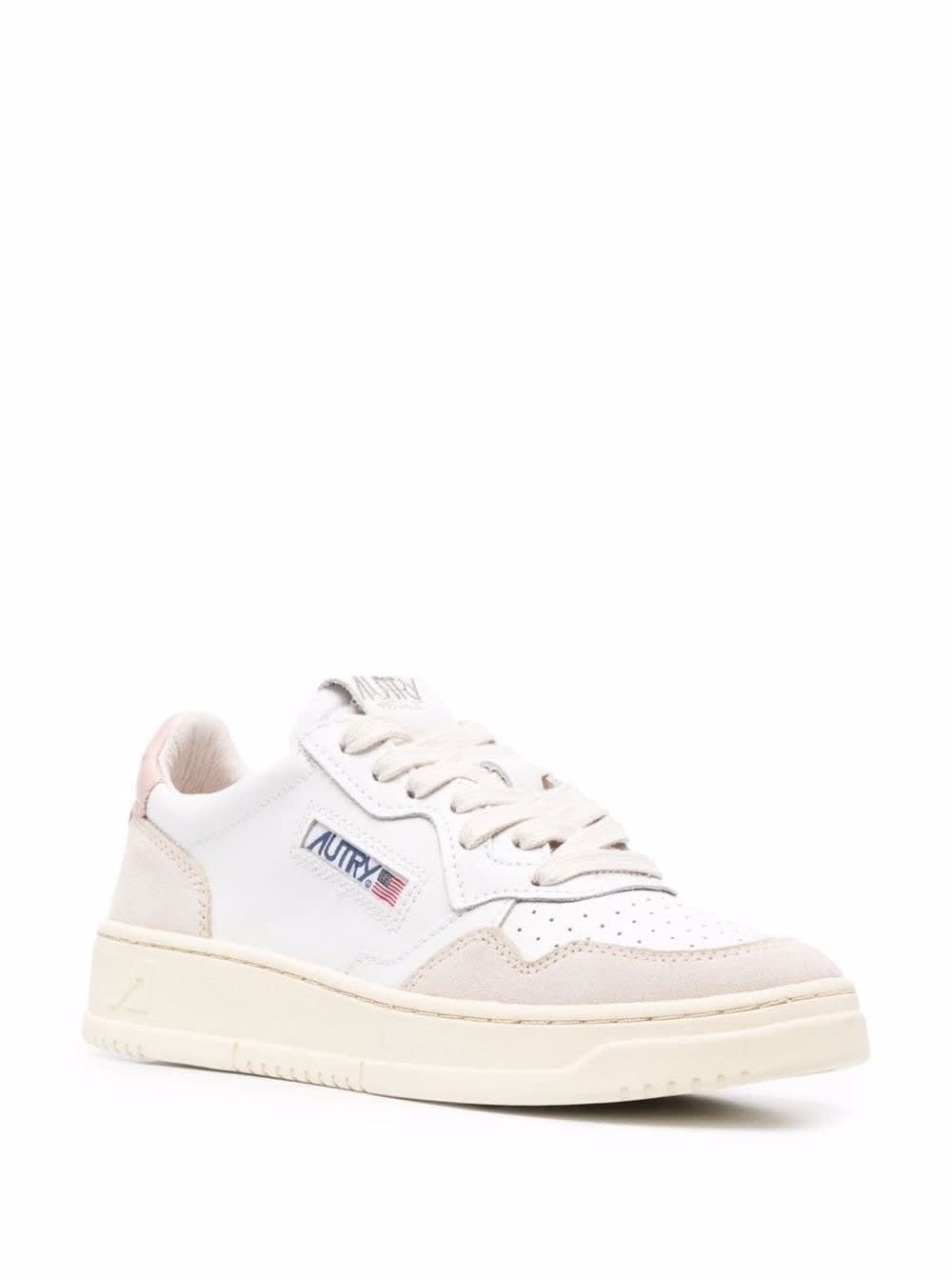 Shop Autry Medalist White Low Top Sneakers With Blue Suede Details In Leather Woman