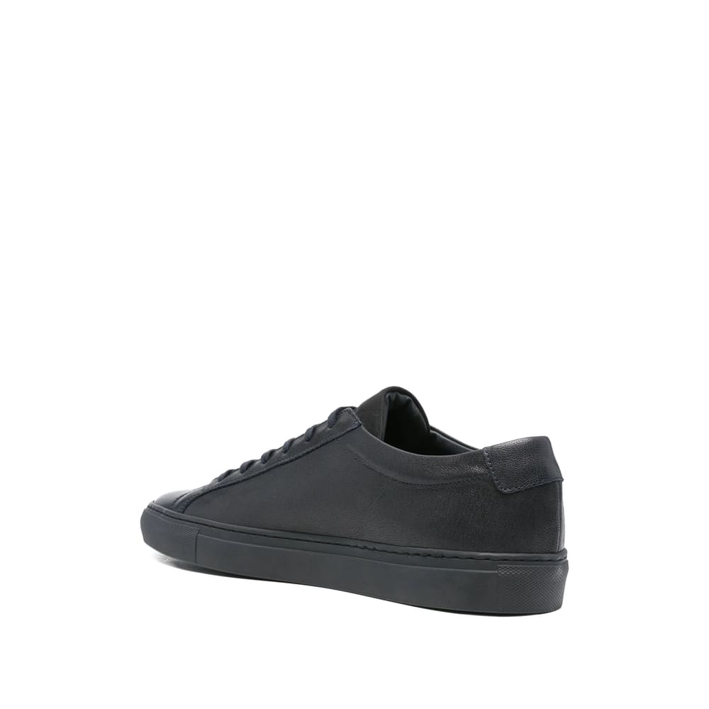 Common Projects Achilles Low-top Sneakers In Black Calf Leather In Blue