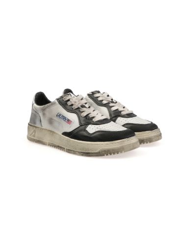 Shop Autry Sup Vint Low Sneakers In Bianco