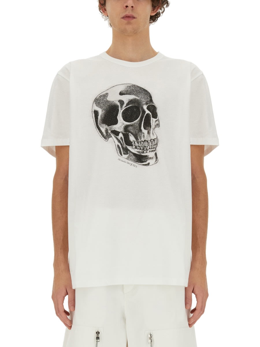 Shop Alexander Mcqueen Skull Print T-shirt In White/black