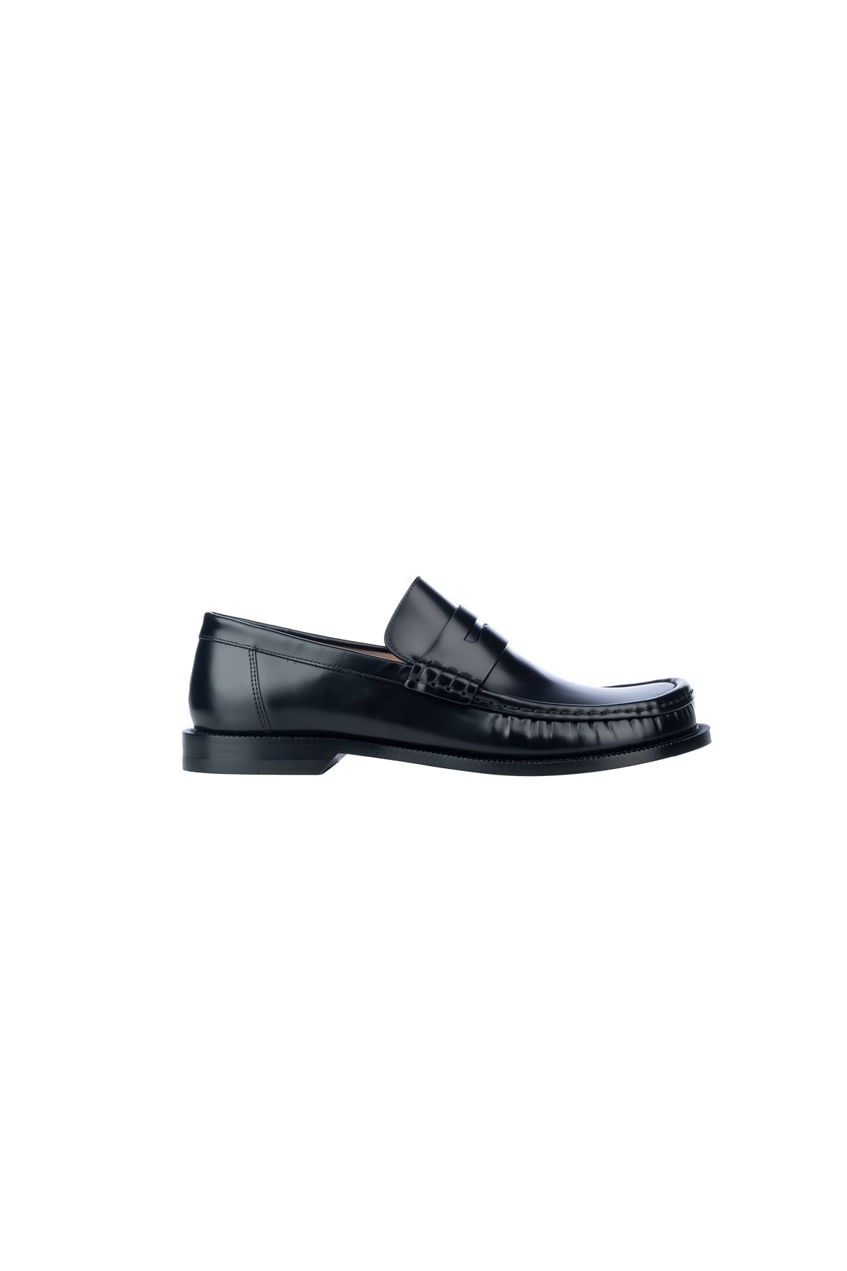 Loewe Campo Asymmetrical Leather Loafers In Black