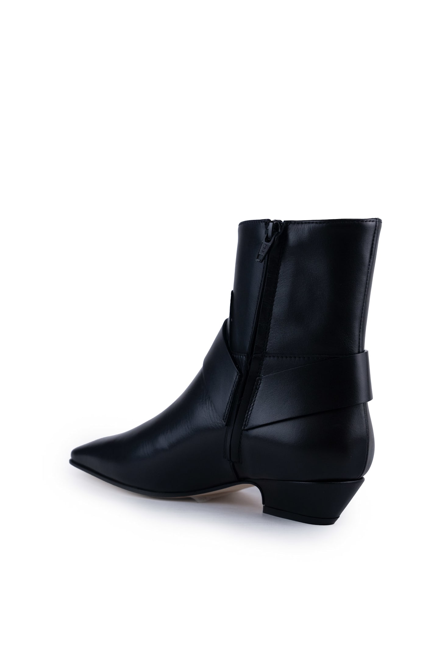 Liviana Conti Leather Ankle Boot With Buckle In Nero