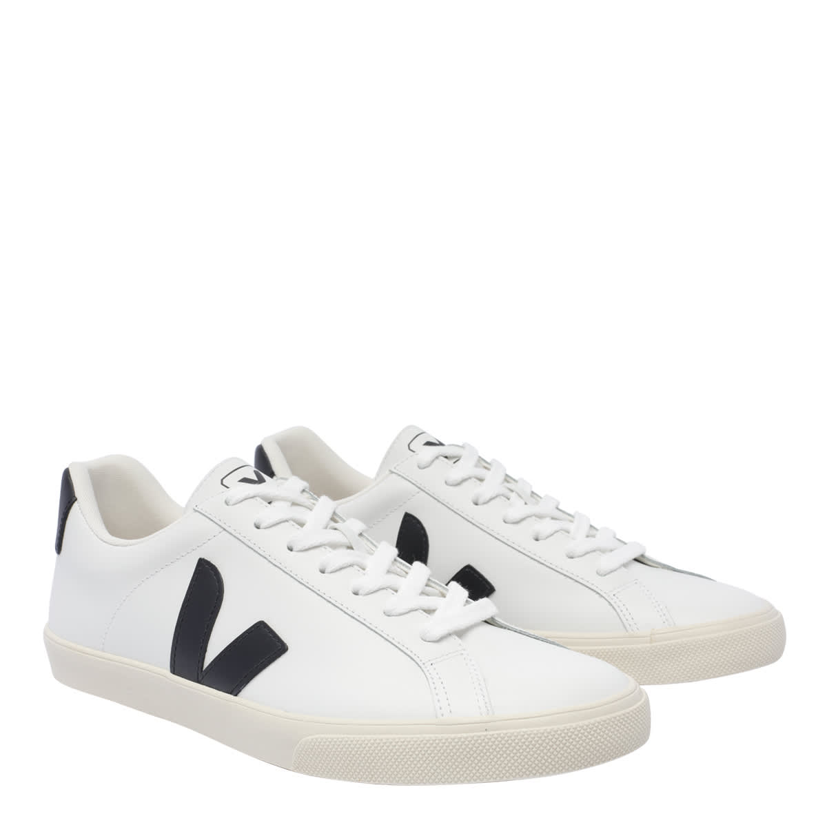 Veja Low Top Sneakers With Contrast Heel Tab In White