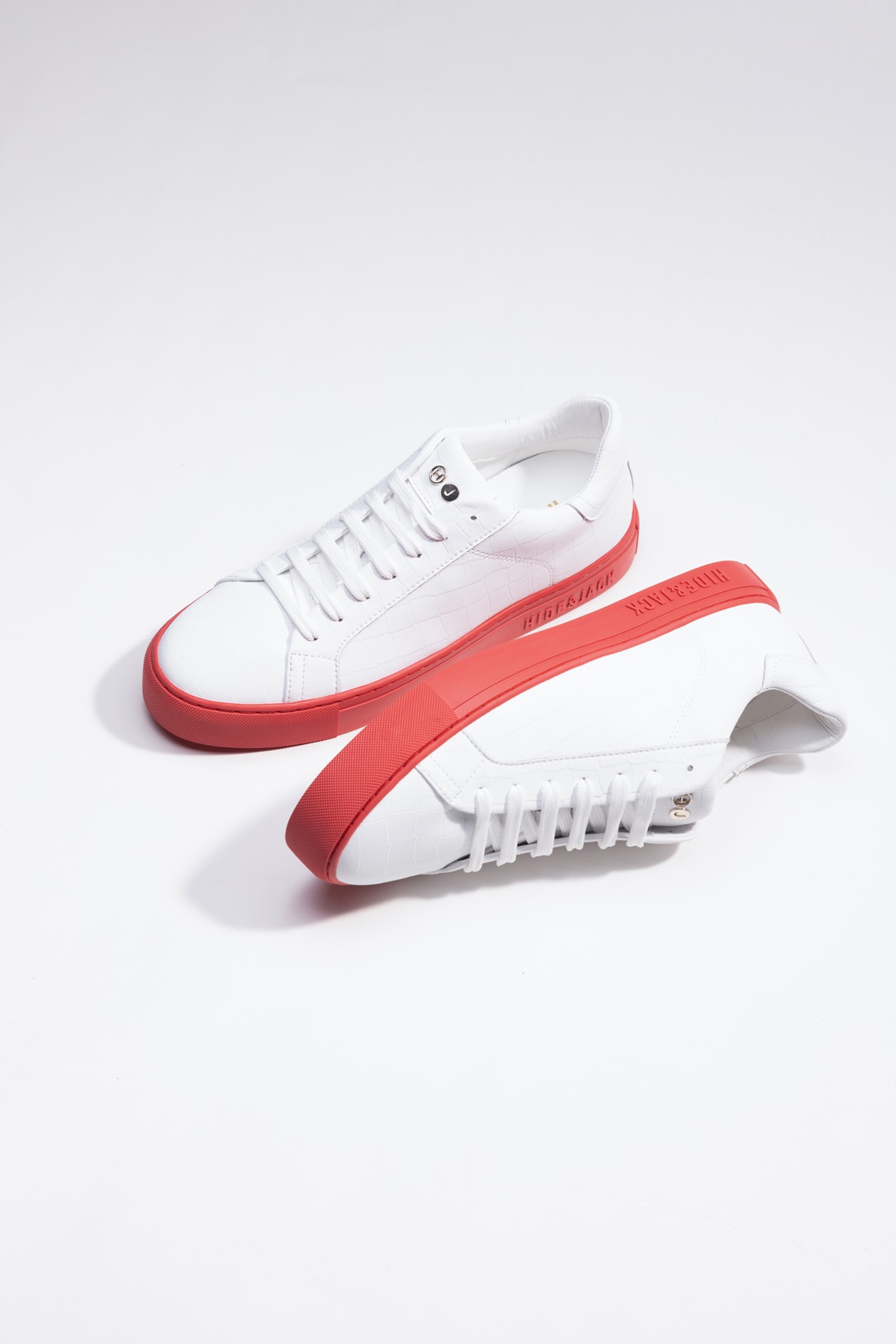 Shop Hide&amp;jack Low Top Sneaker - Essence Tuscany White Red
