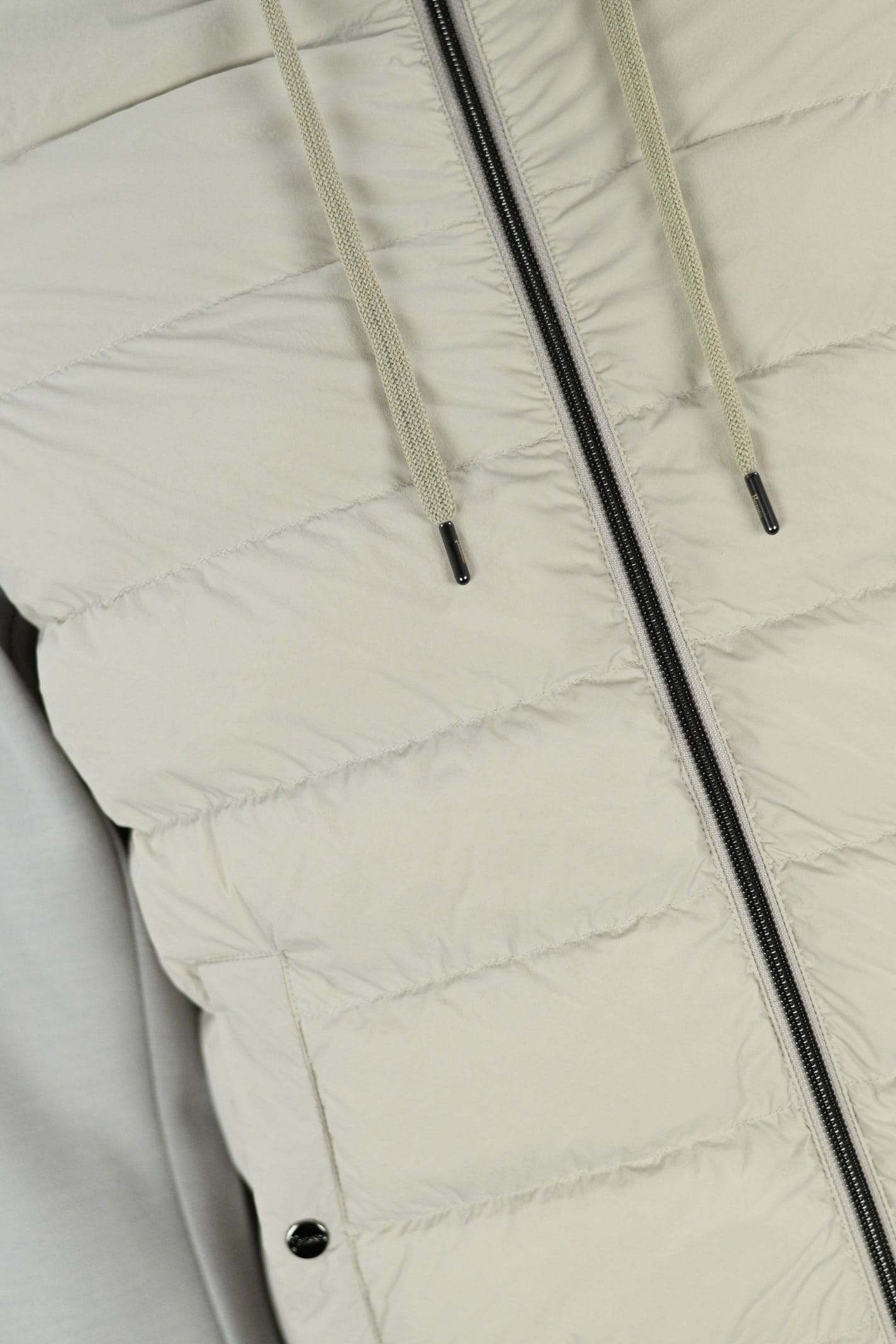 Herno Zip-up Hooded Drawstring Down Jacket In Ghiaccio/azzurro