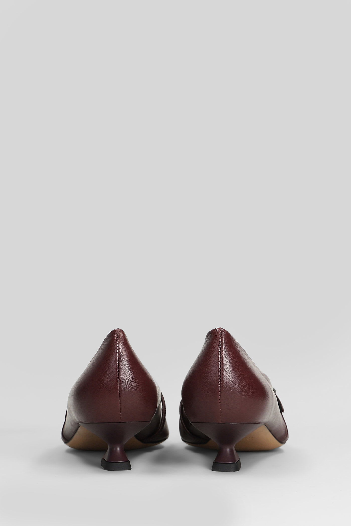 The Seller Pumps In Bordeaux Leather In Burgundy