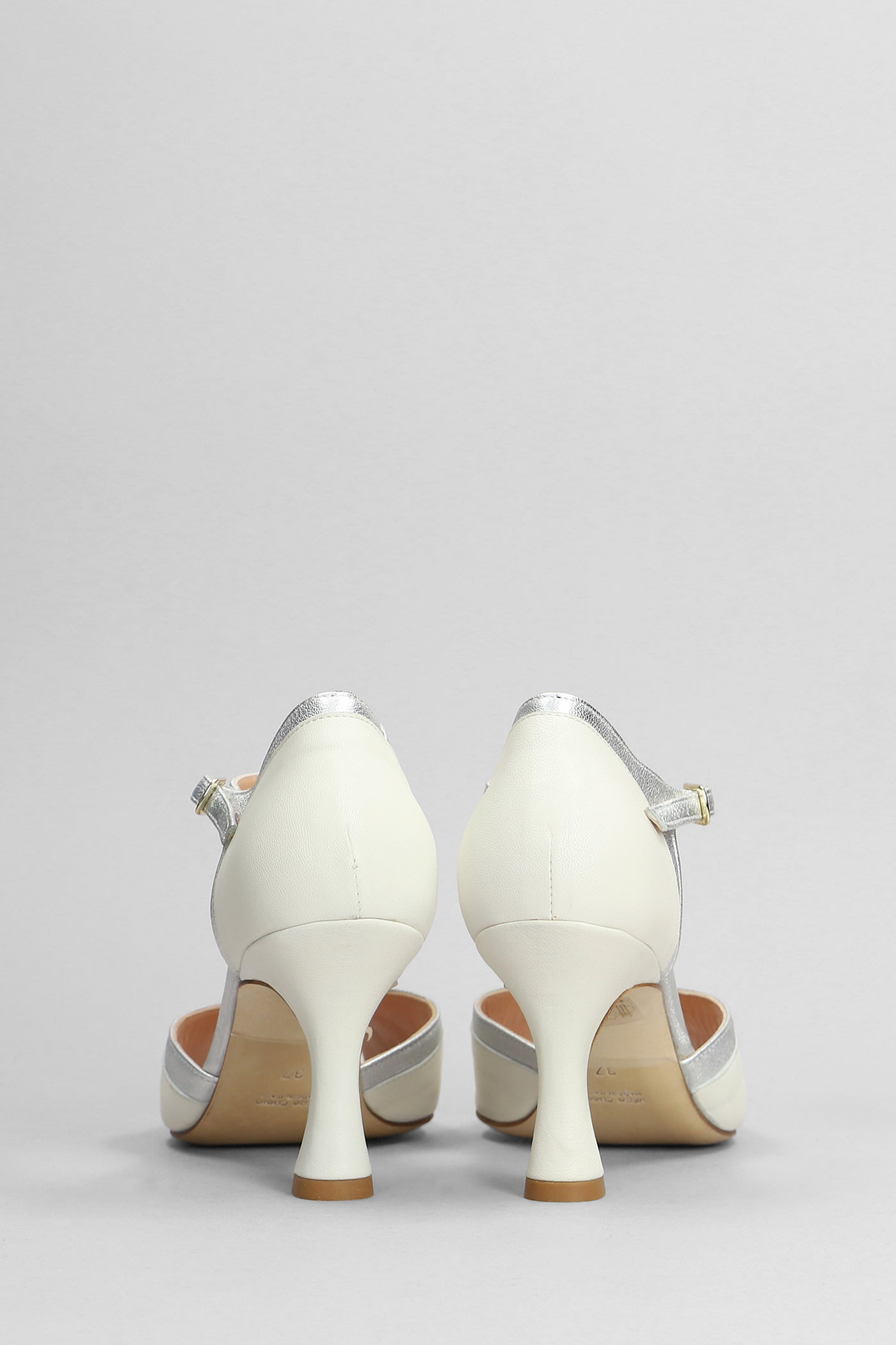 Julie Dee Sandals In White Leather In White
