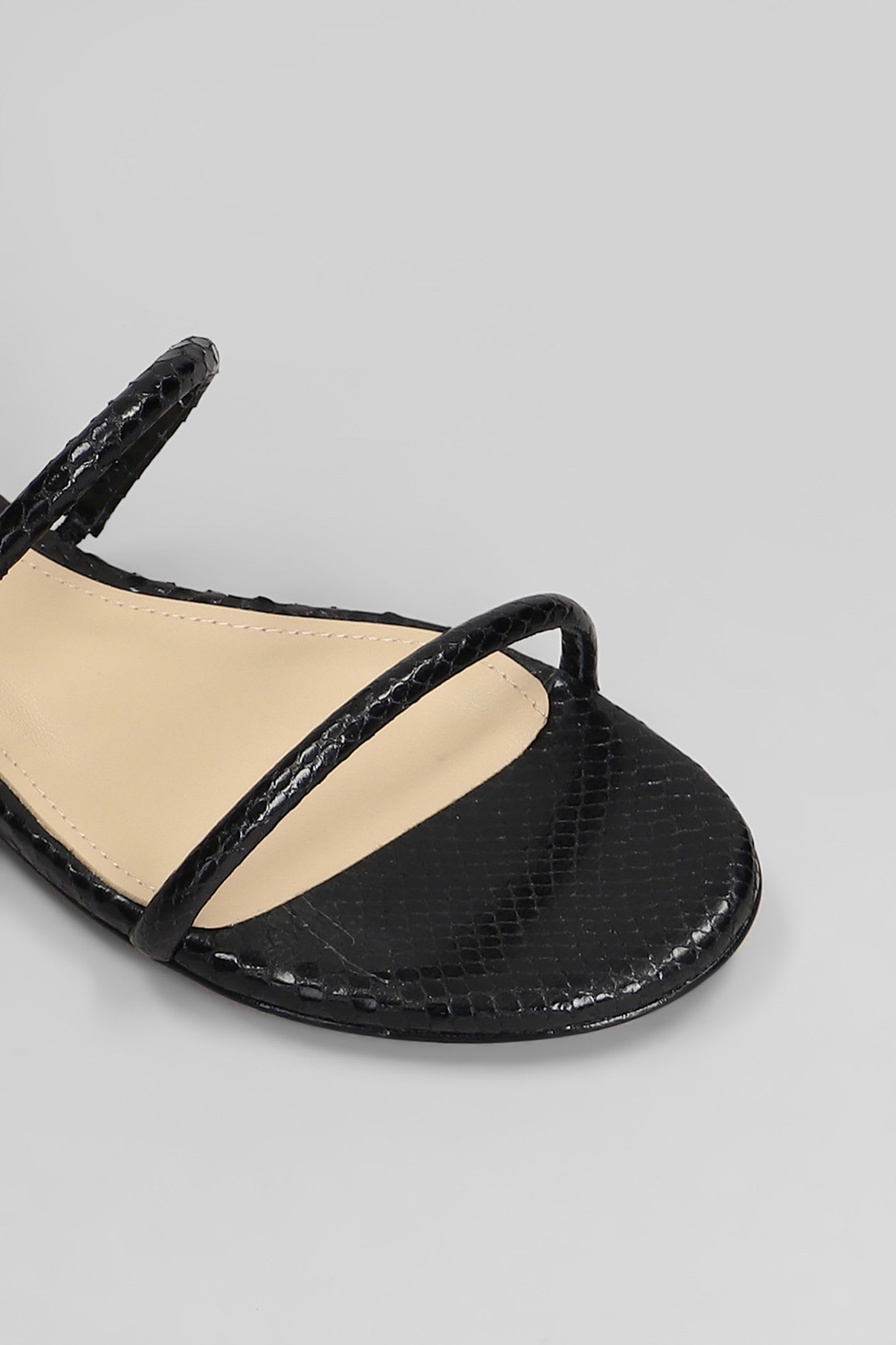 Lola Cruz Greta Flat Flats In Black Leather In Black