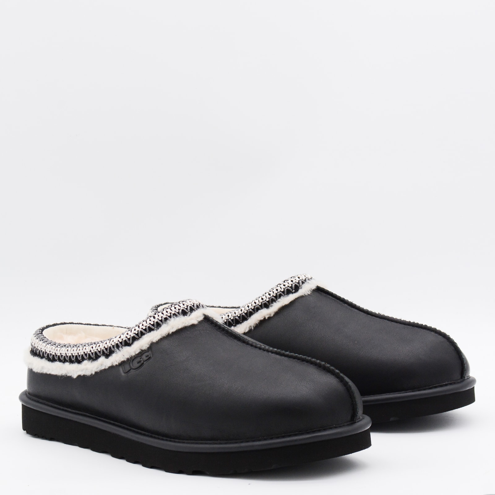 Ugg Round Toe Flat Sole Embroidered Sandals In Black