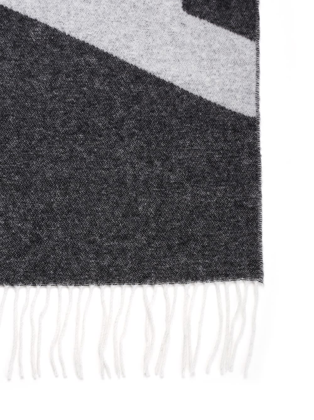 Shop Apc Black Malò Scarf In Lzz Black