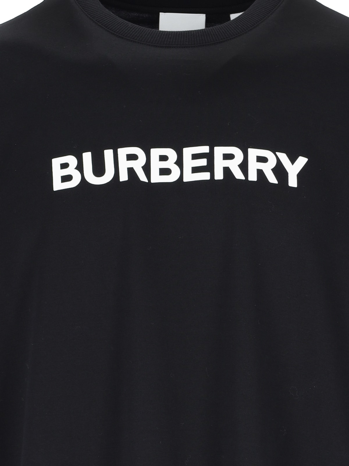 Shop Burberry Logo T-shirt In Black