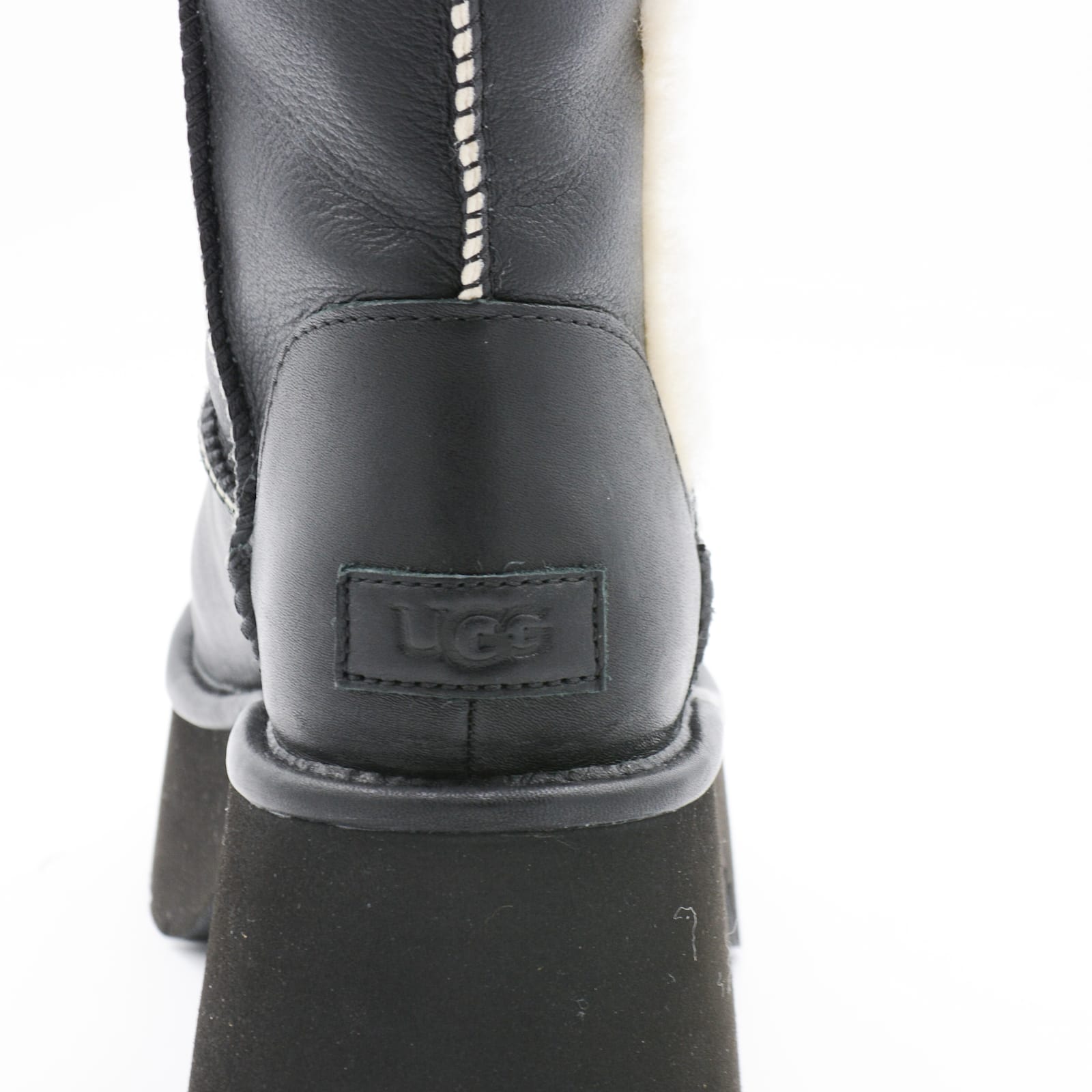 Ugg Stylish Platform Ankle Boots With Round Toe In Black