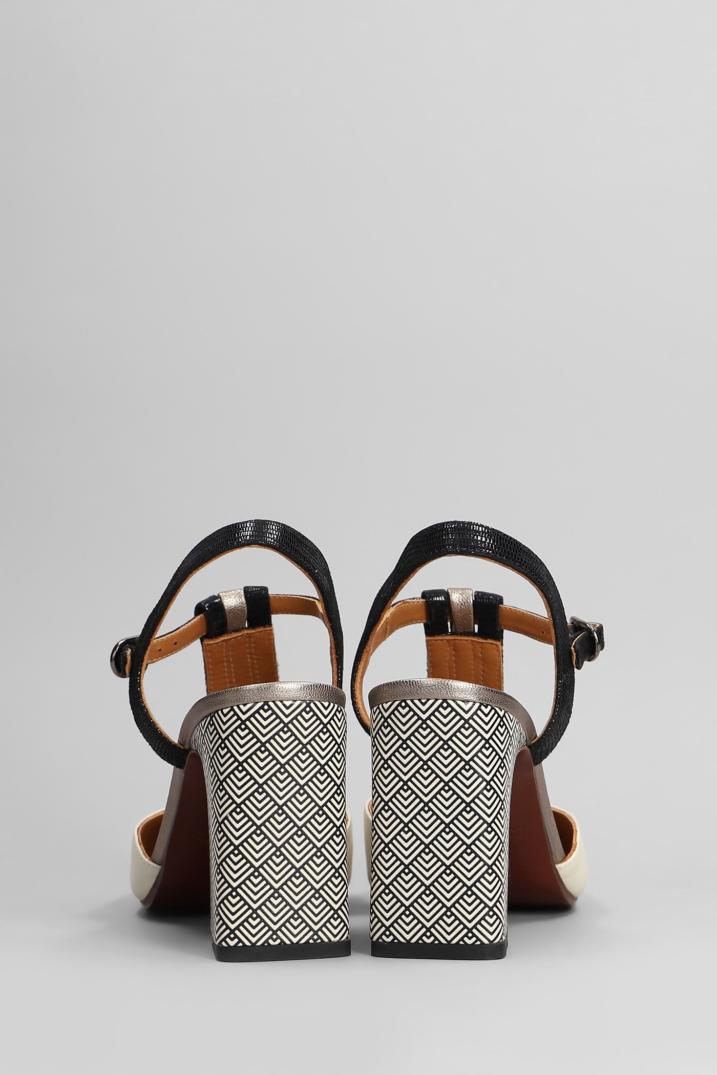 Chie Mihara Pumps In Beige Leather In Beige