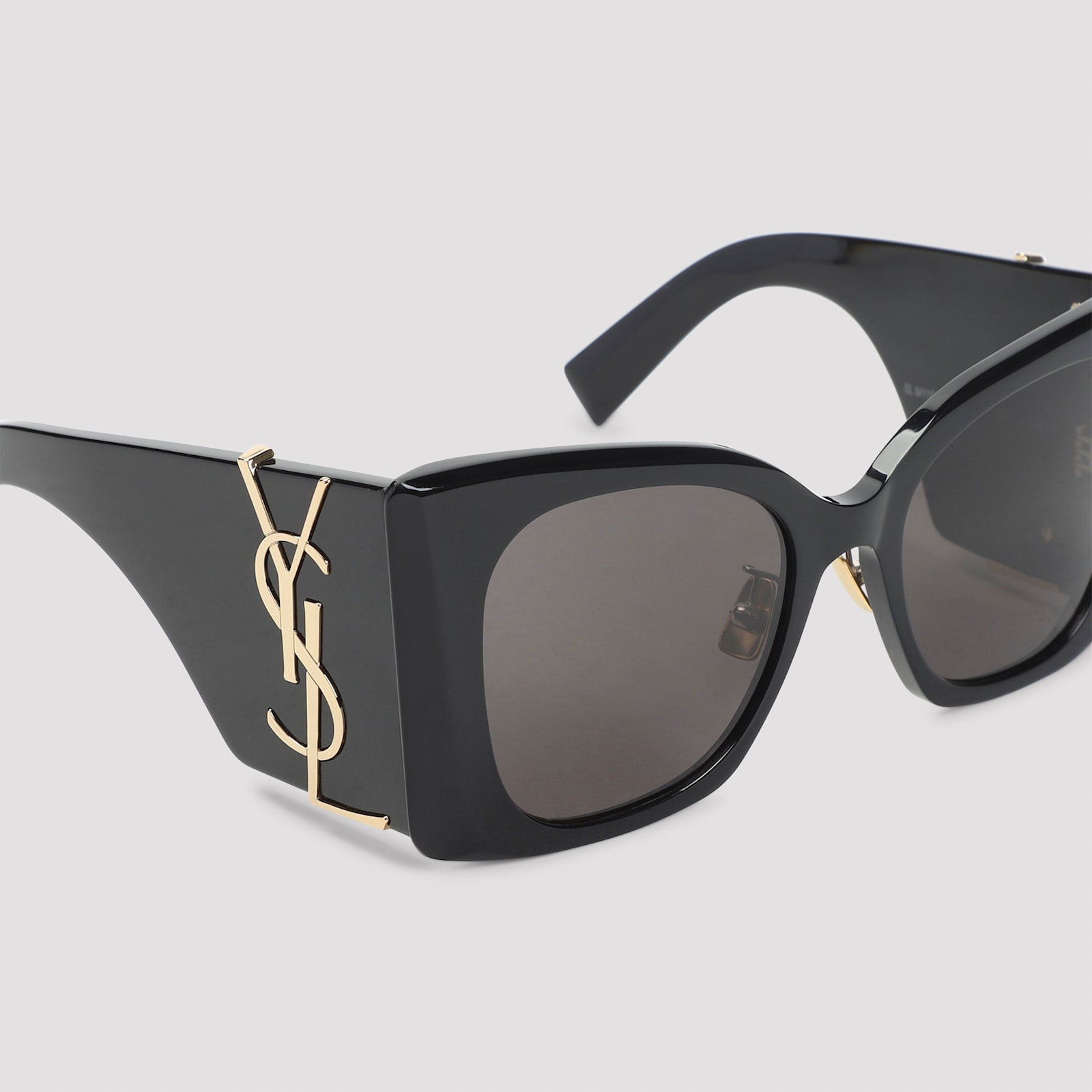Saint Laurent Blaze Acetate Cat-eye Sunglasses In Black