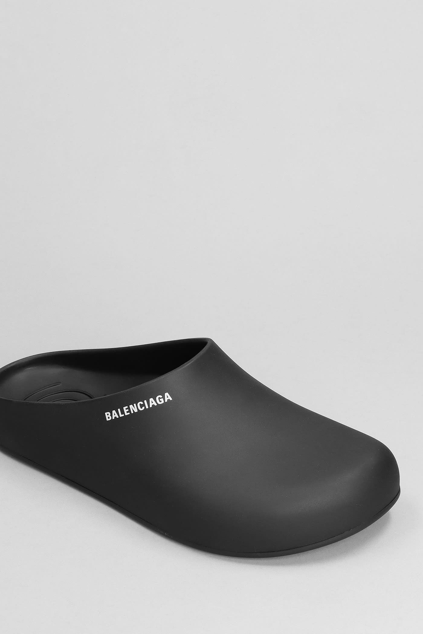 Shop Balenciaga Pool Closed Slide Slipper-mule In Black Polyuretan